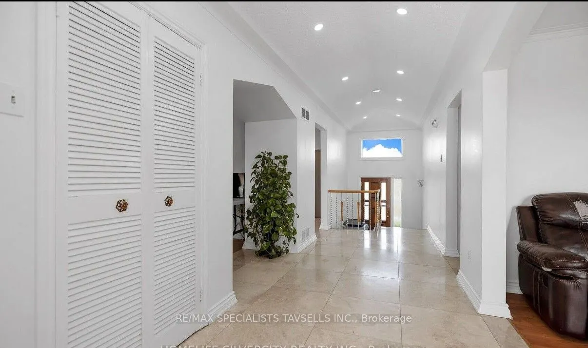 7236 Mayfield Road