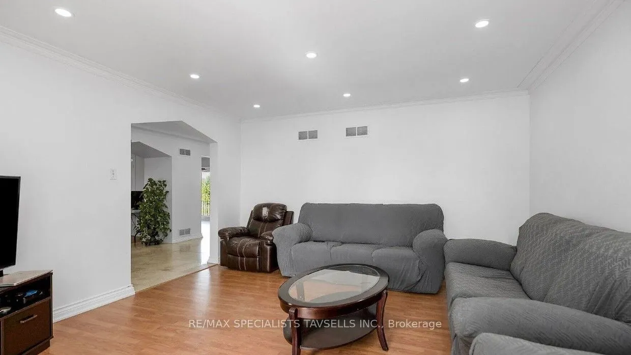 7236 Mayfield Road