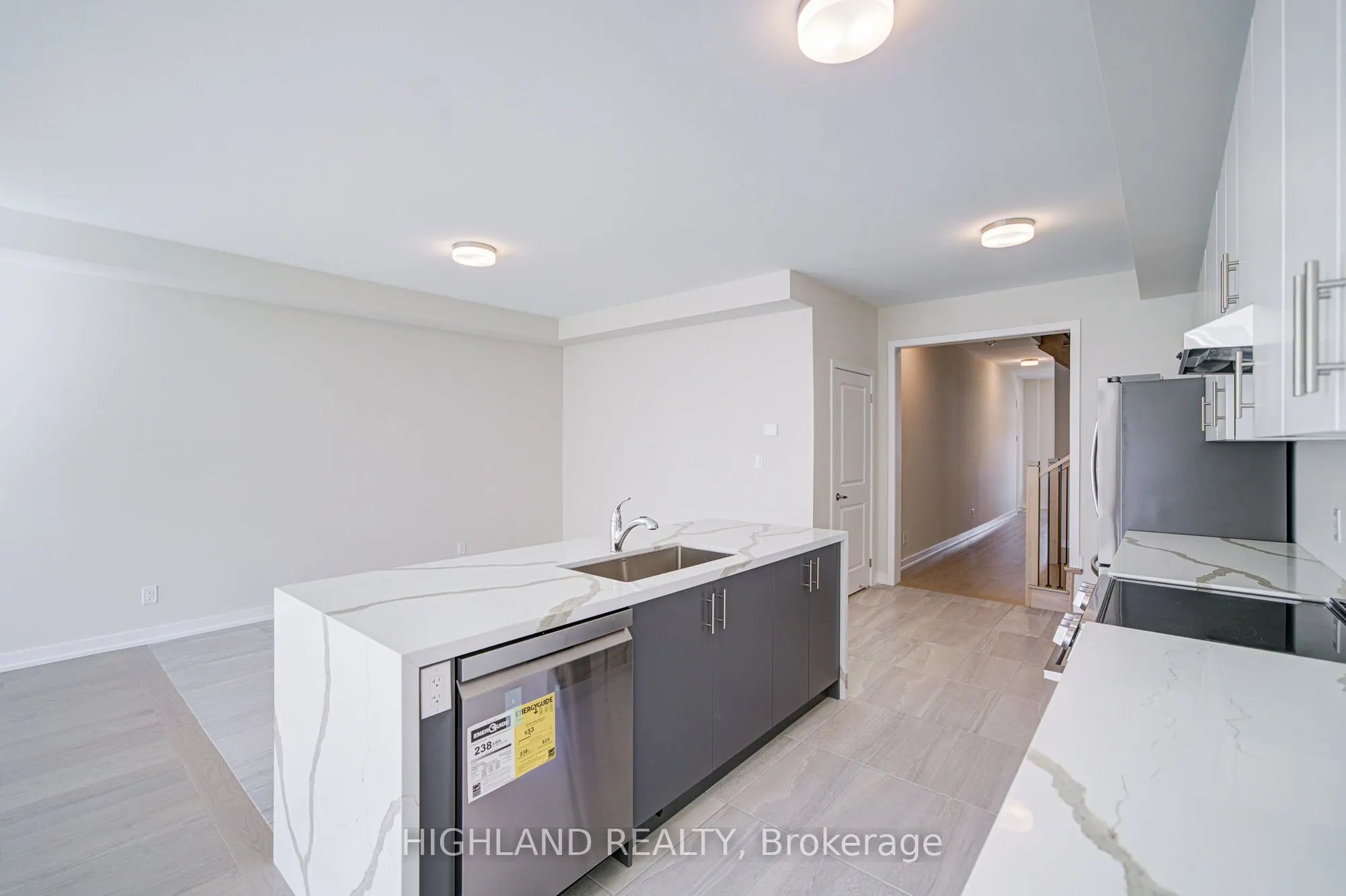 1179 Dartmouth Crescent