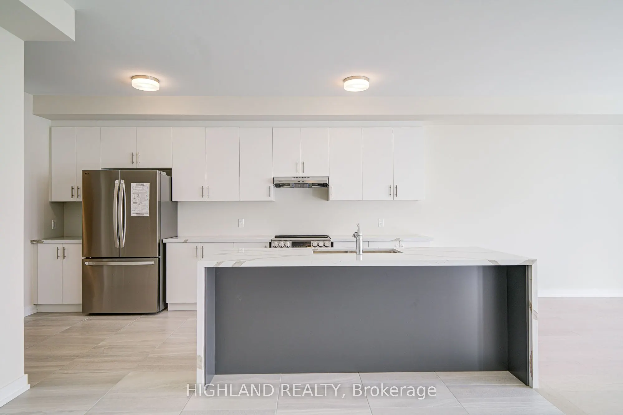 1179 Dartmouth Crescent