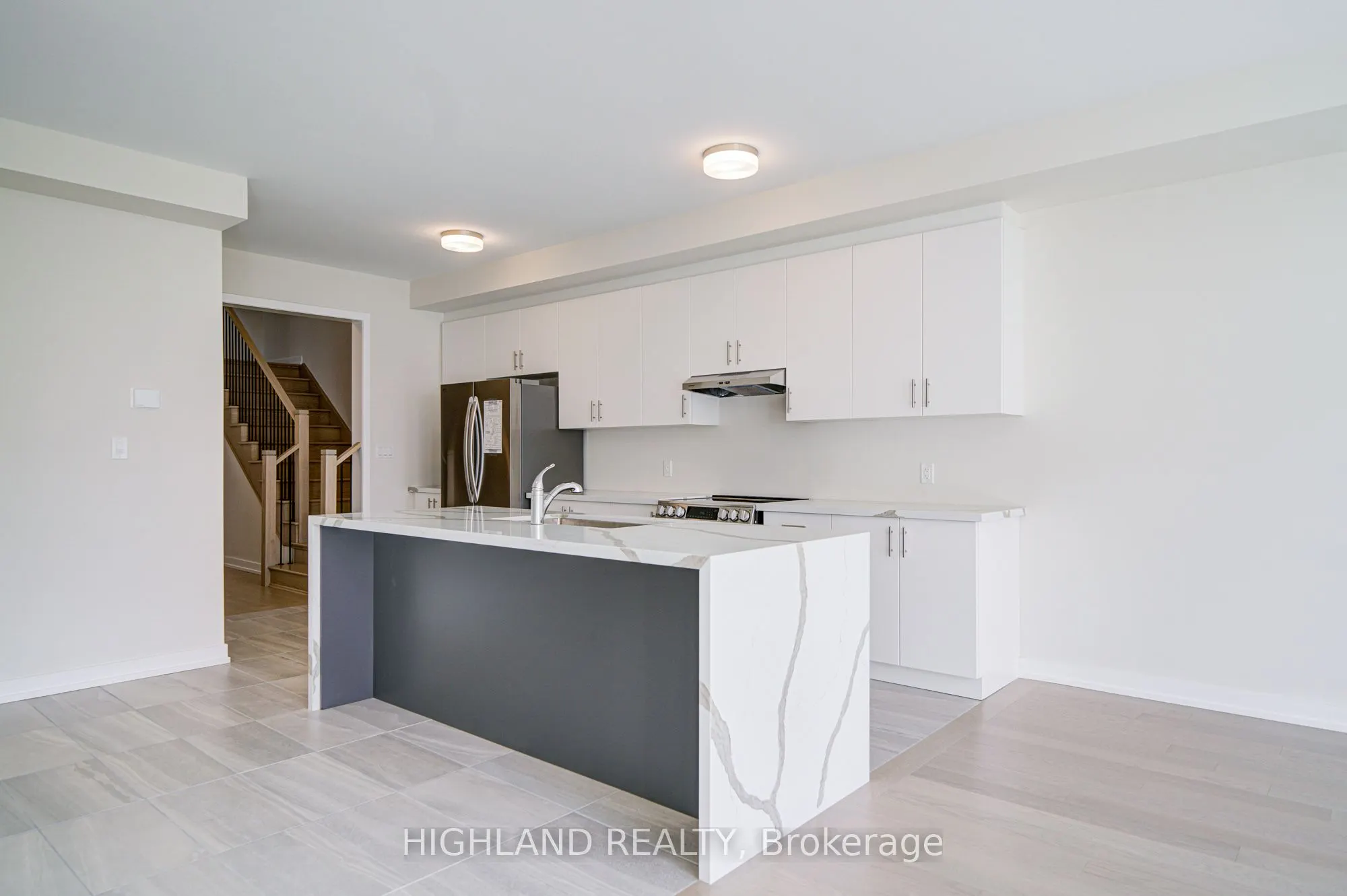 1179 Dartmouth Crescent