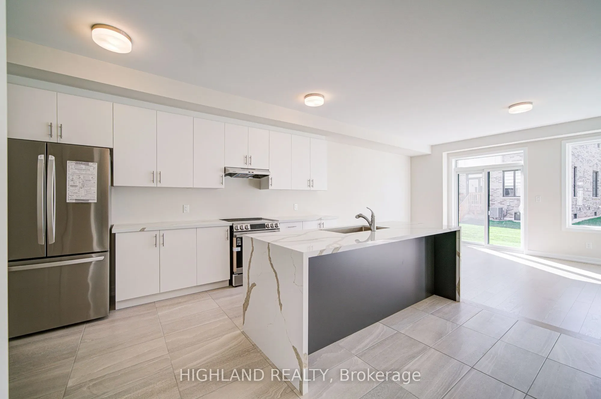1179 Dartmouth Crescent