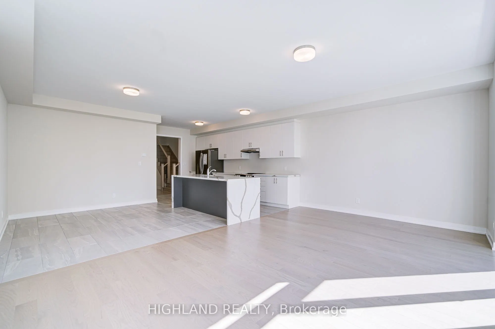 1179 Dartmouth Crescent
