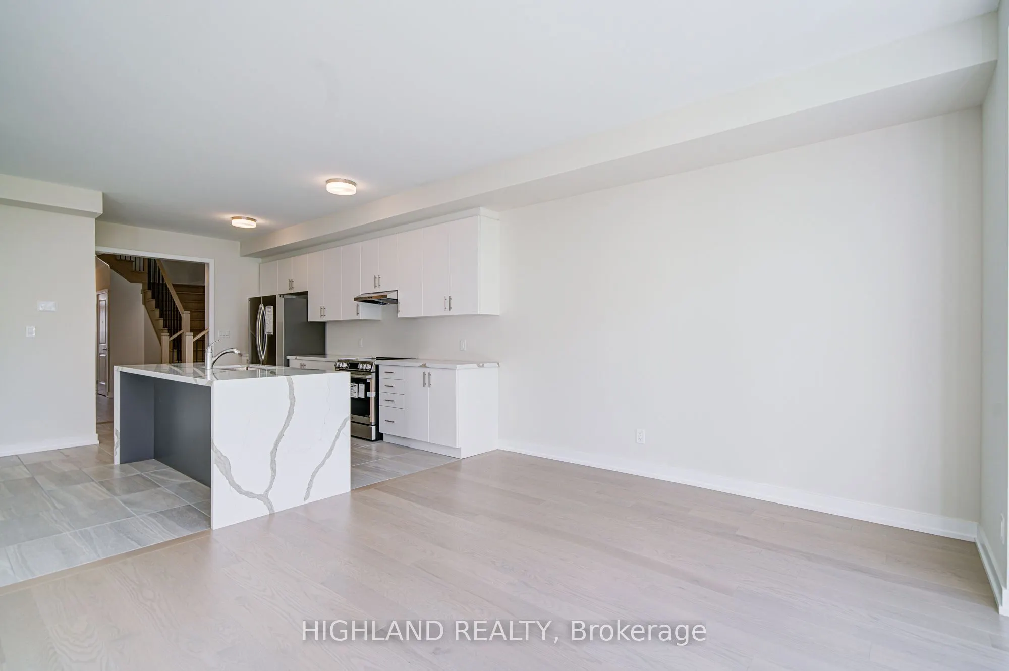 1179 Dartmouth Crescent