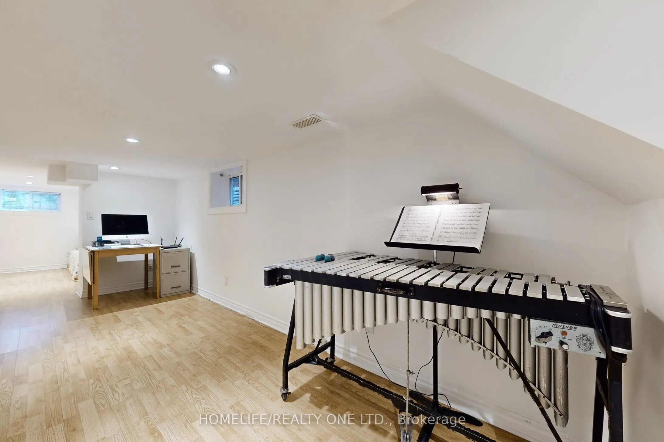 19 Morland Road