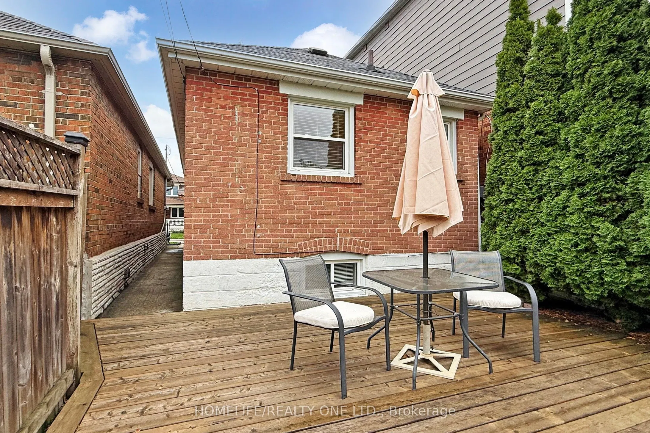 19 Morland Road