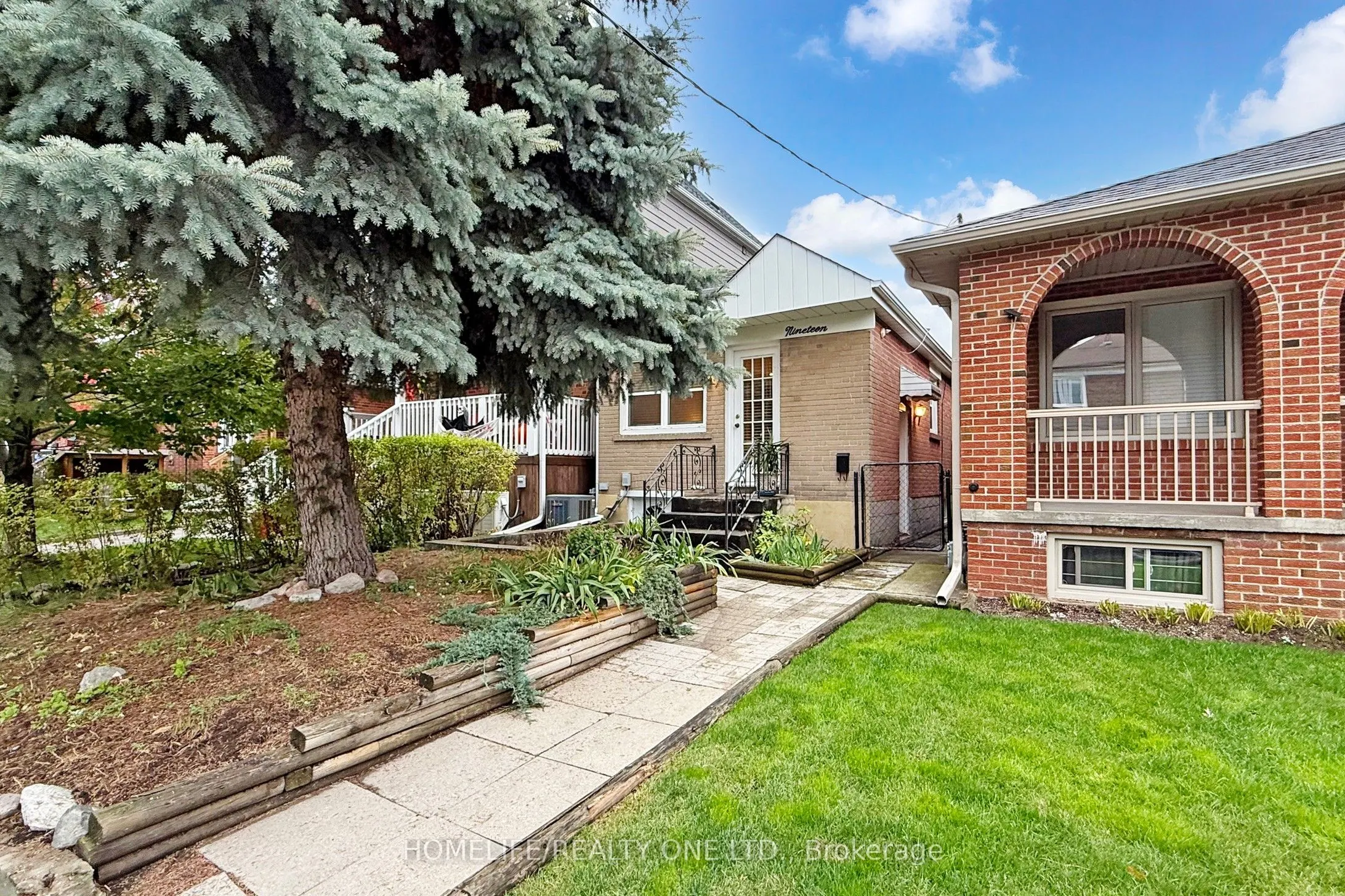 19 Morland Road