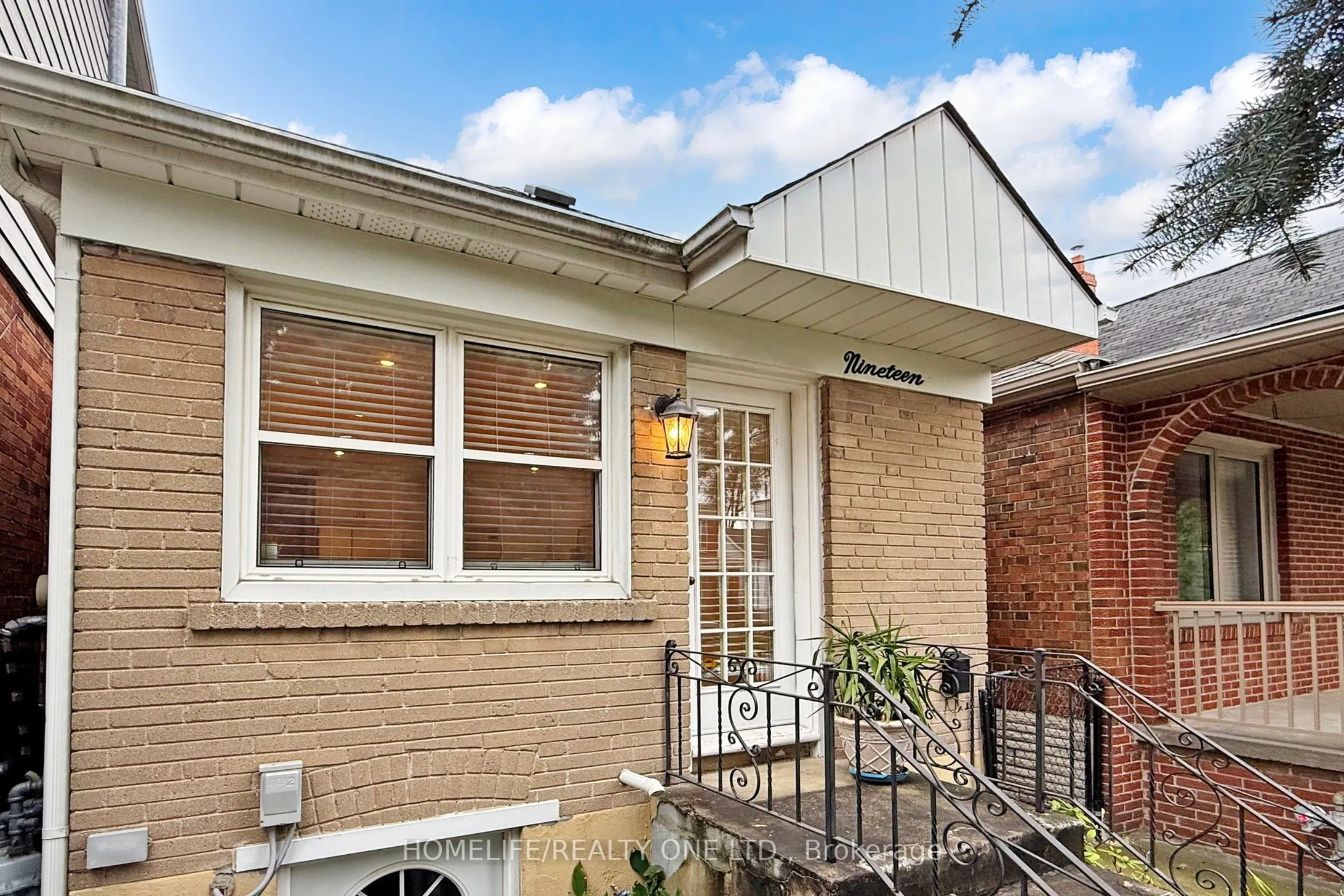 19 Morland Road