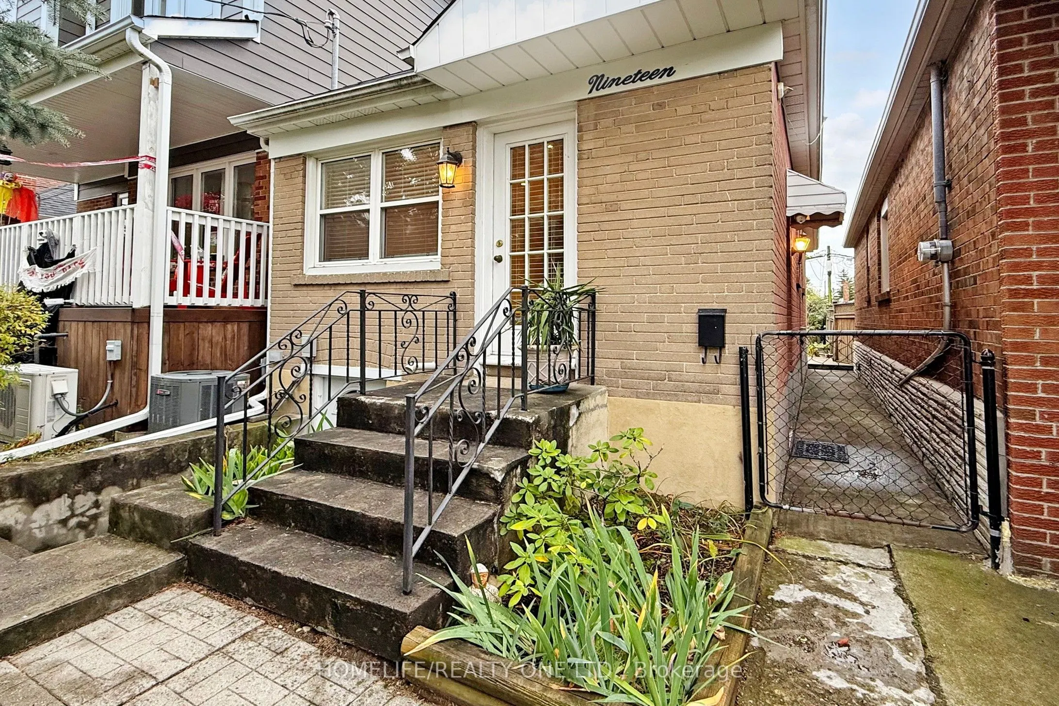 19 Morland Road
