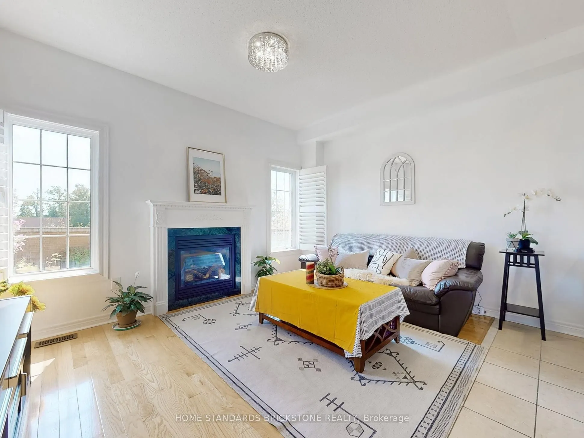 50 Versailles Crescent