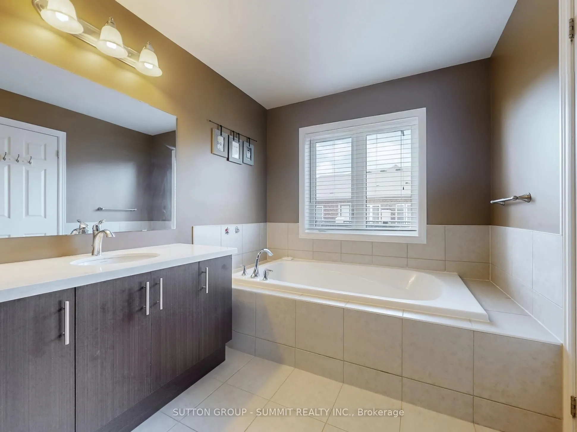 3050 EBERLY WOODS Drive