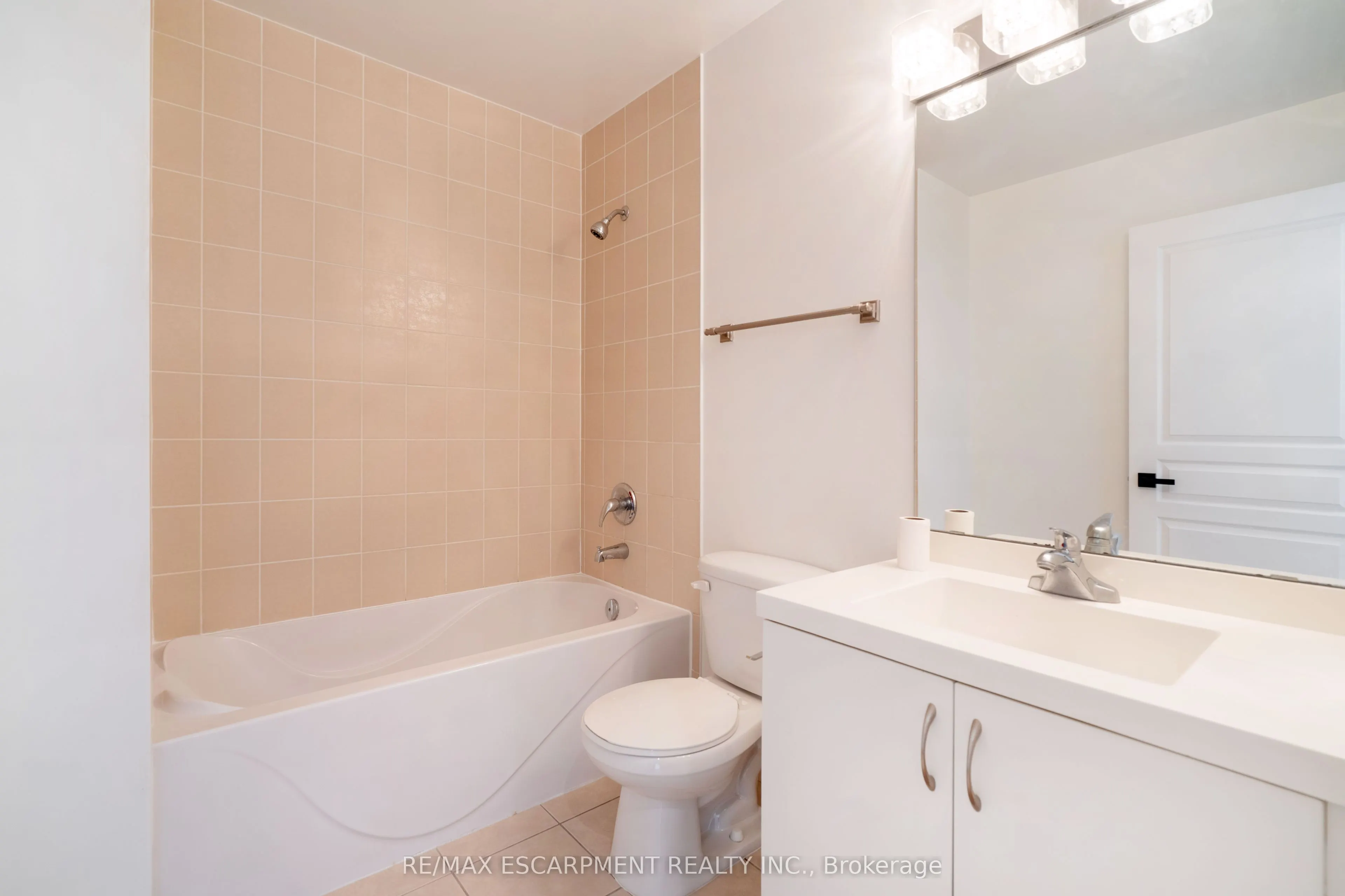 2230 Lake shore Boulevard W, #303