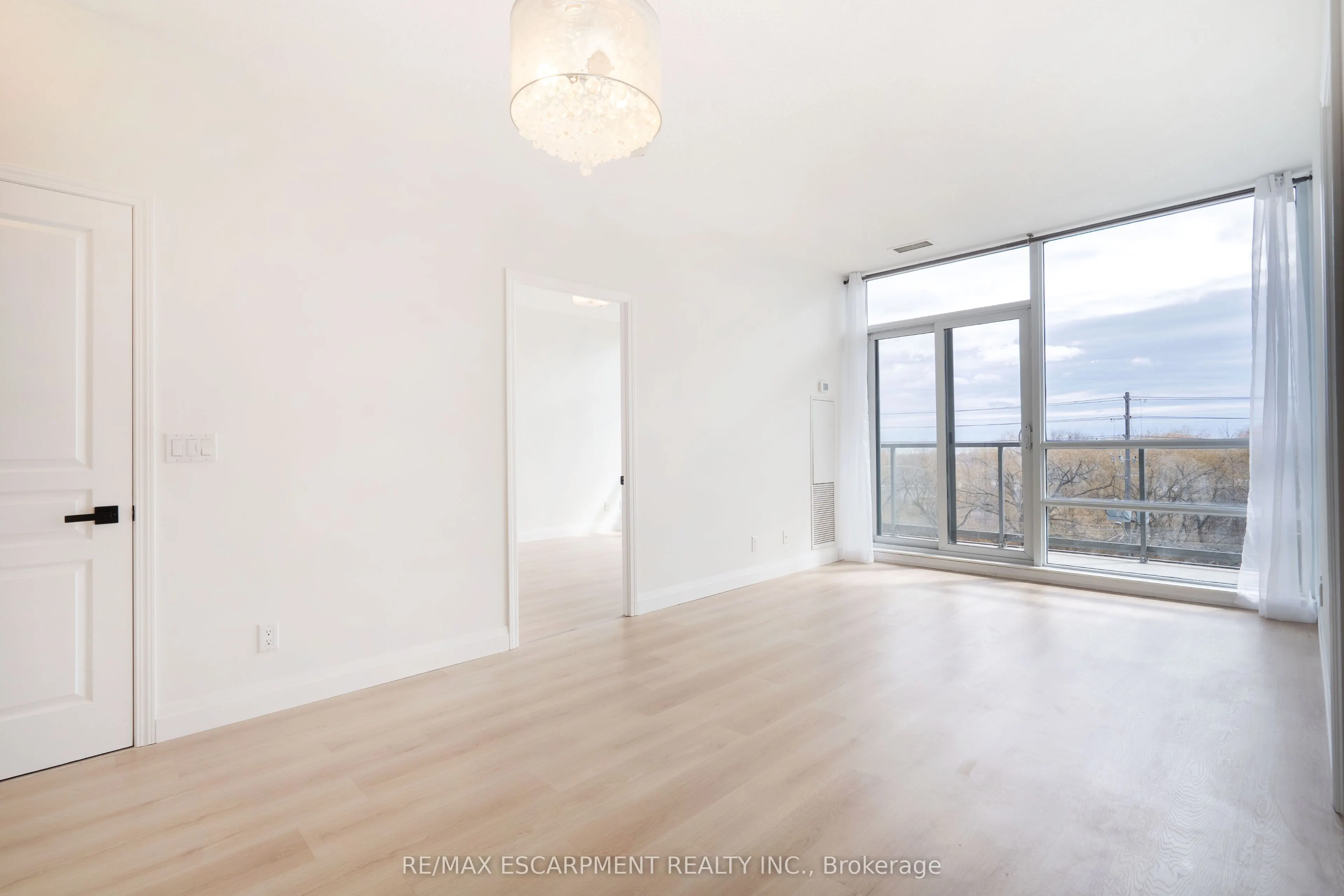 2230 Lake shore Boulevard W, #303