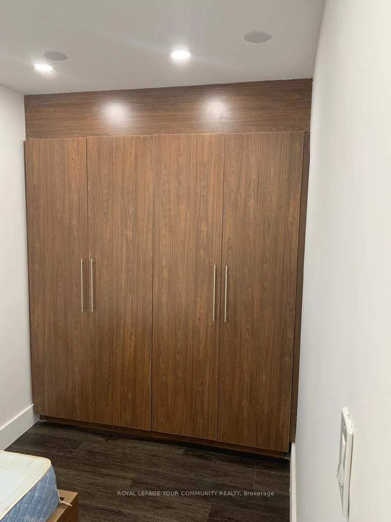 1450 Glen Abbey Gate, #1011
