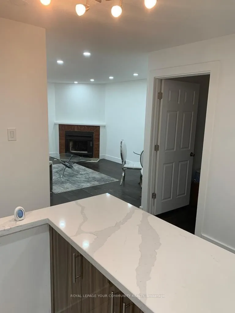 1450 Glen Abbey Gate, #1011