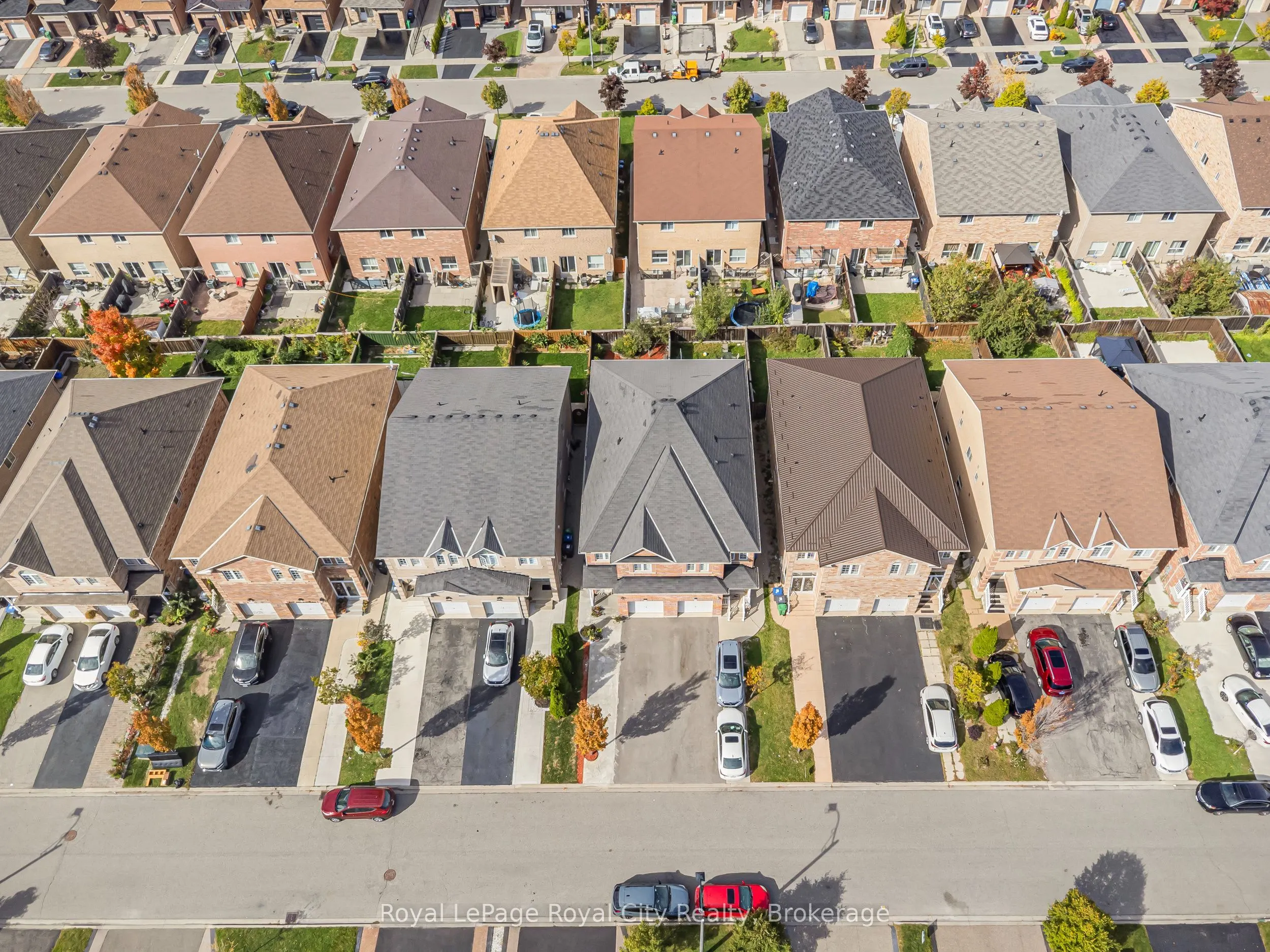 275 Comiskey Crescent