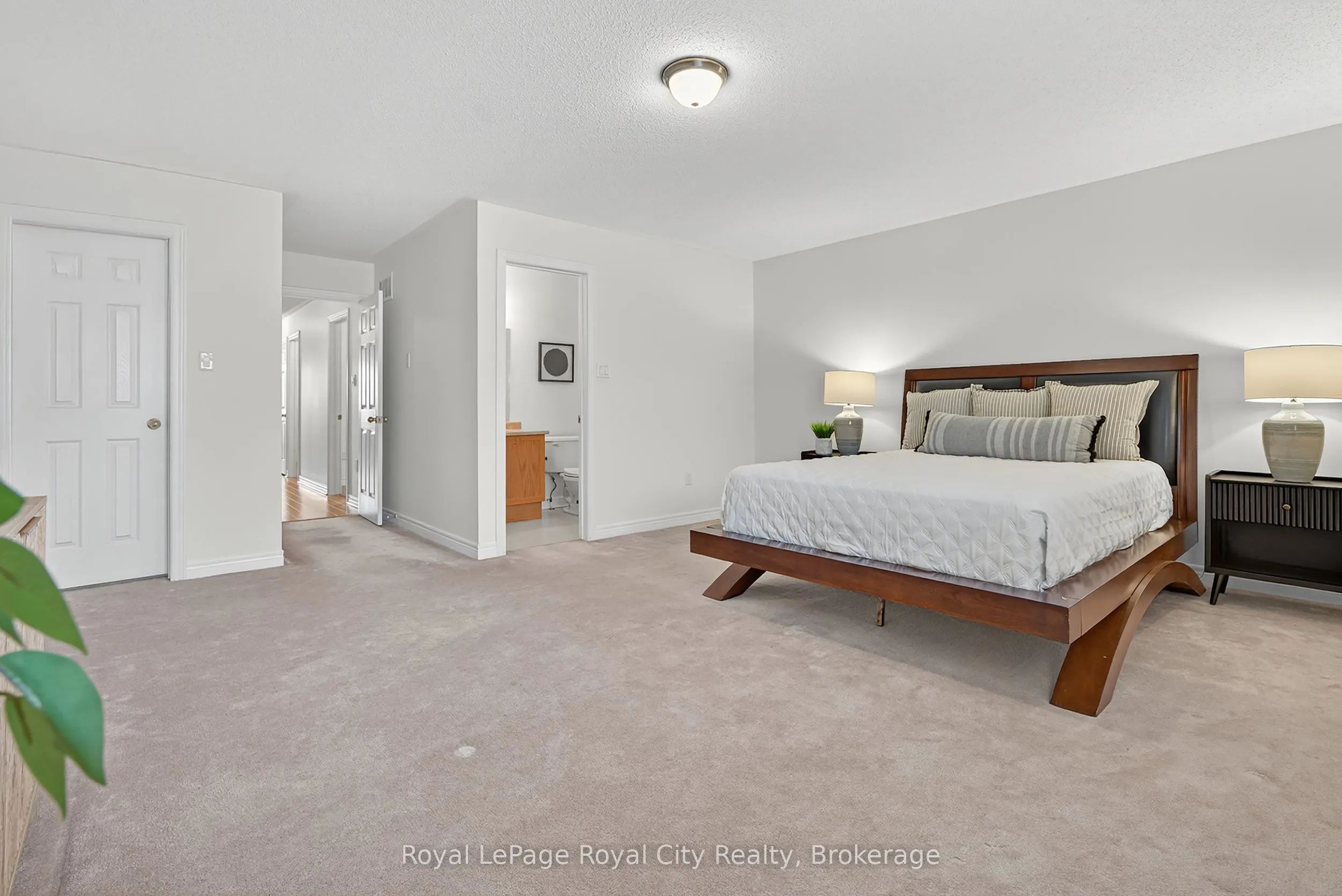 275 Comiskey Crescent