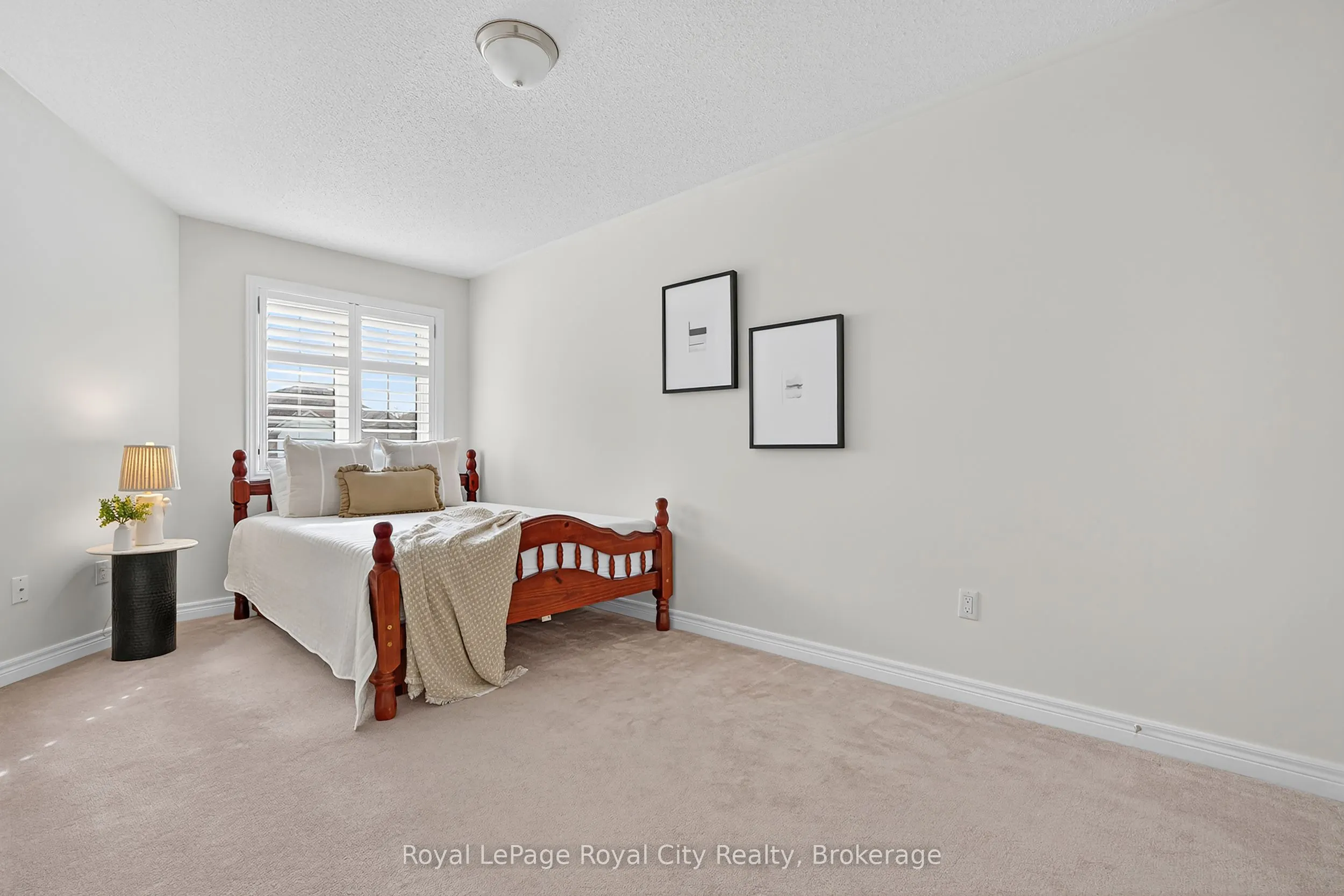 275 Comiskey Crescent