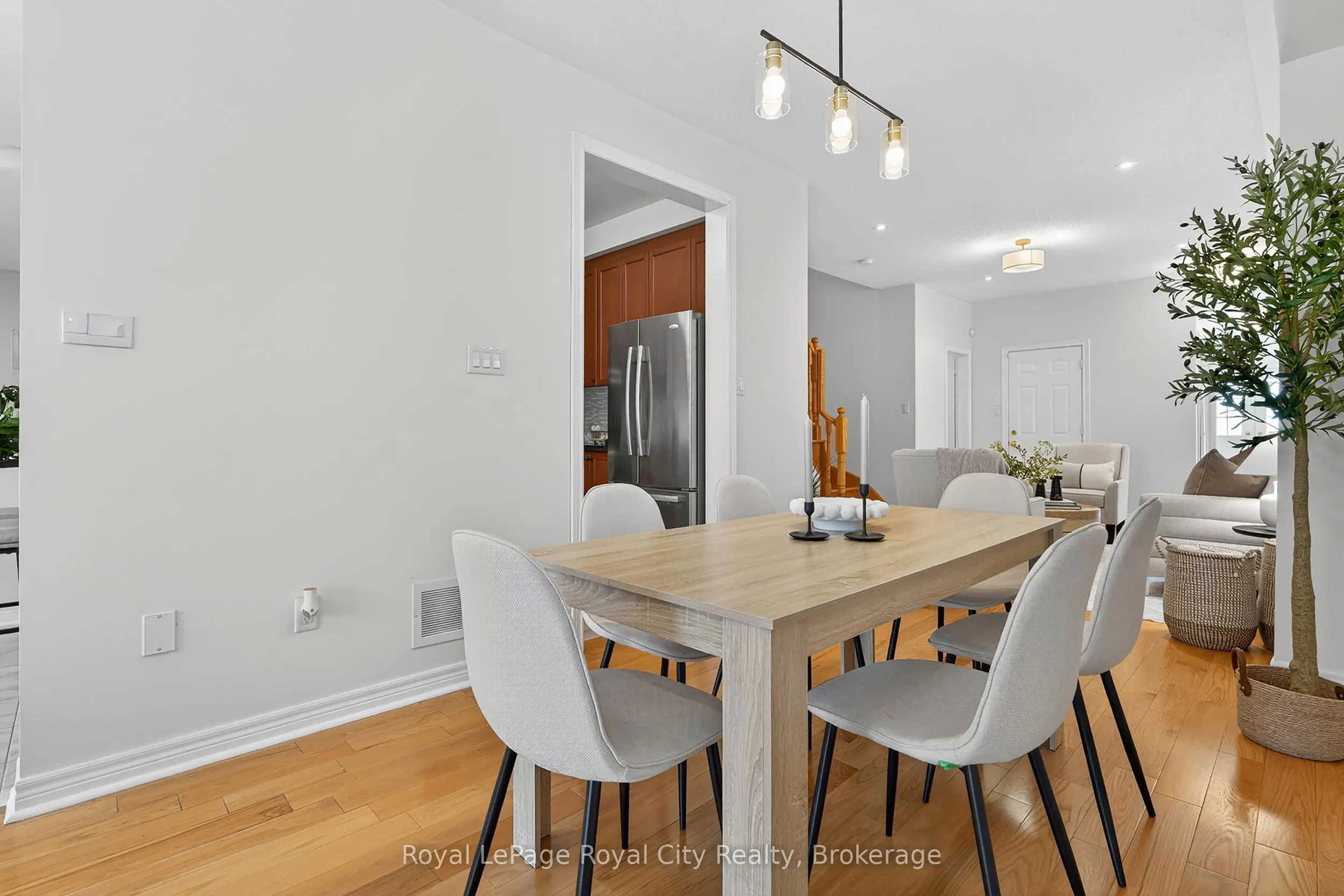 275 Comiskey Crescent