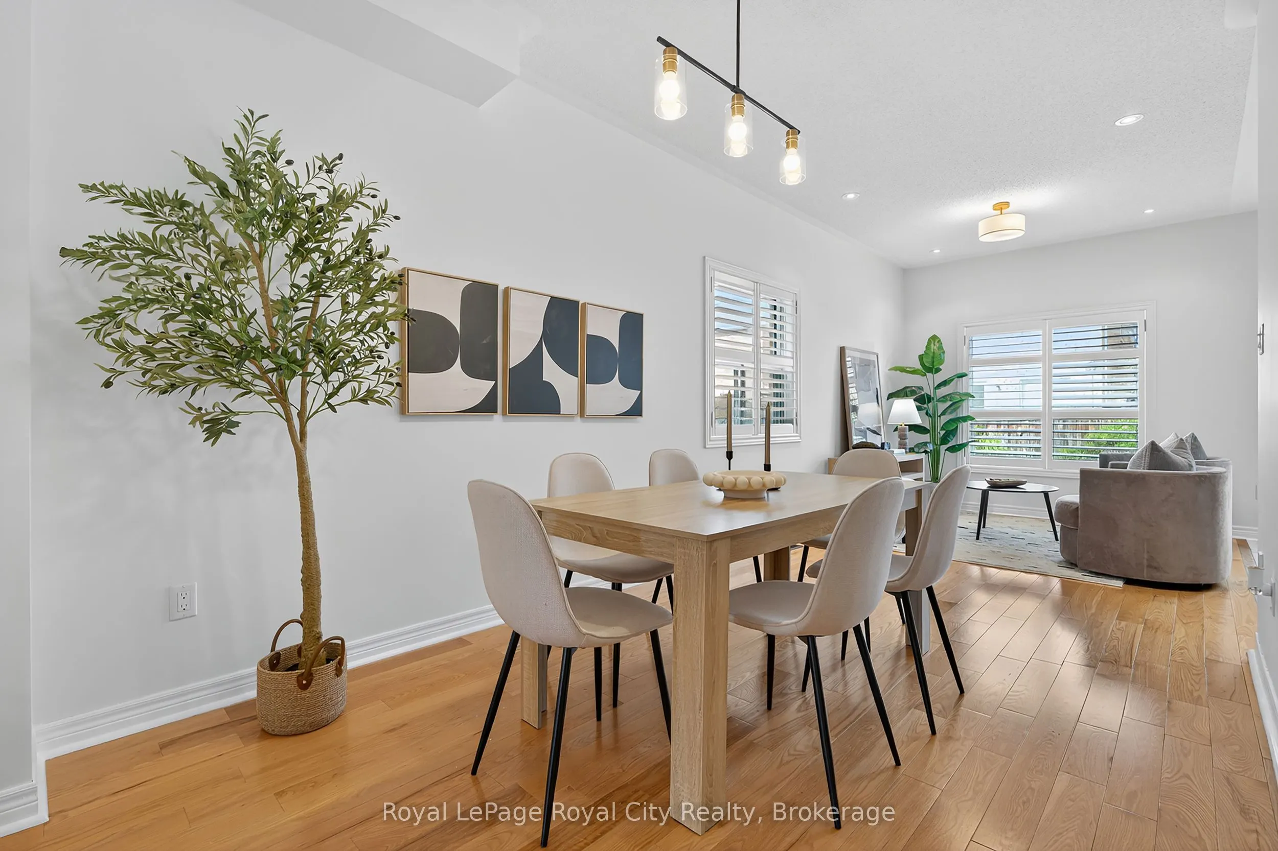 275 Comiskey Crescent