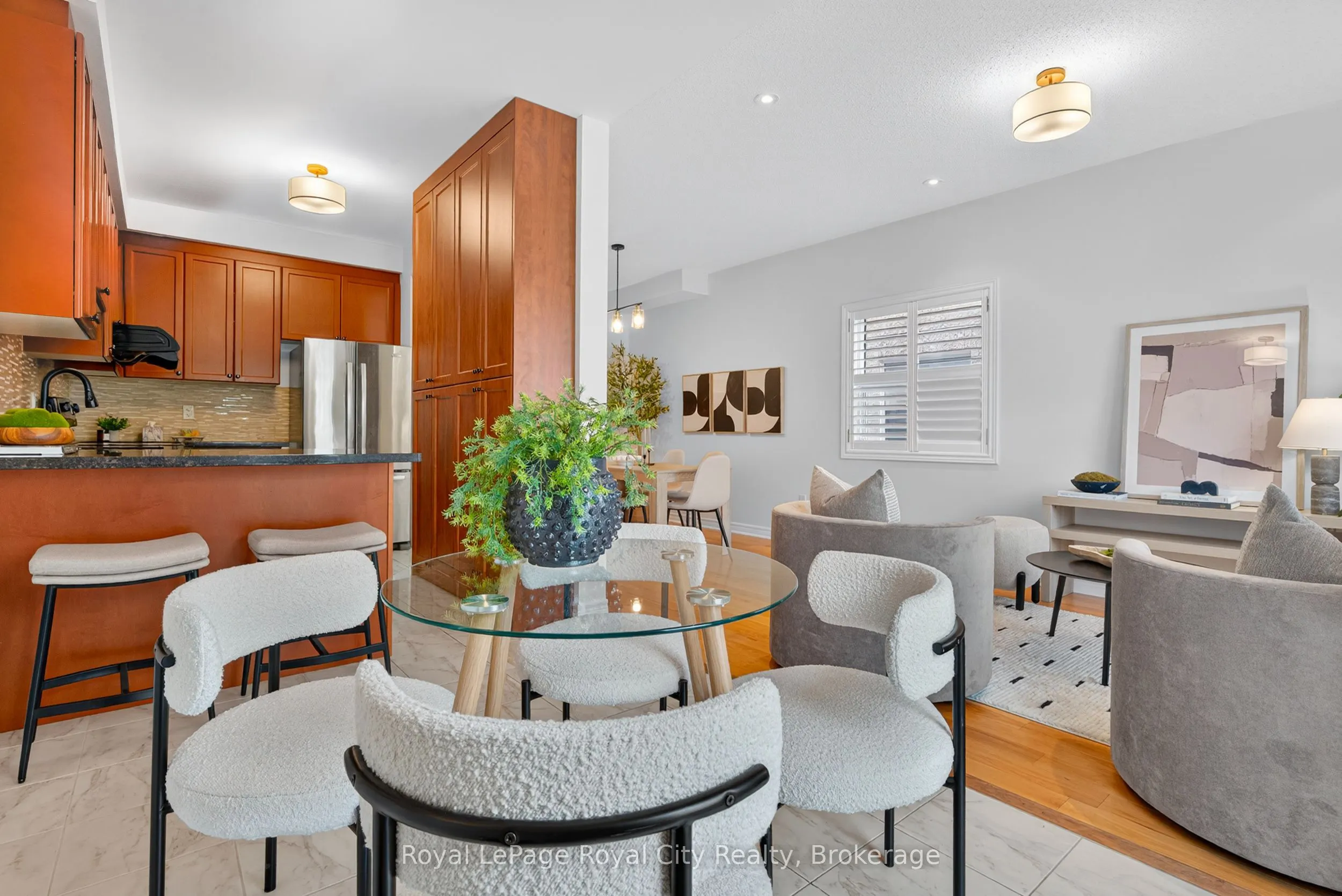 275 Comiskey Crescent