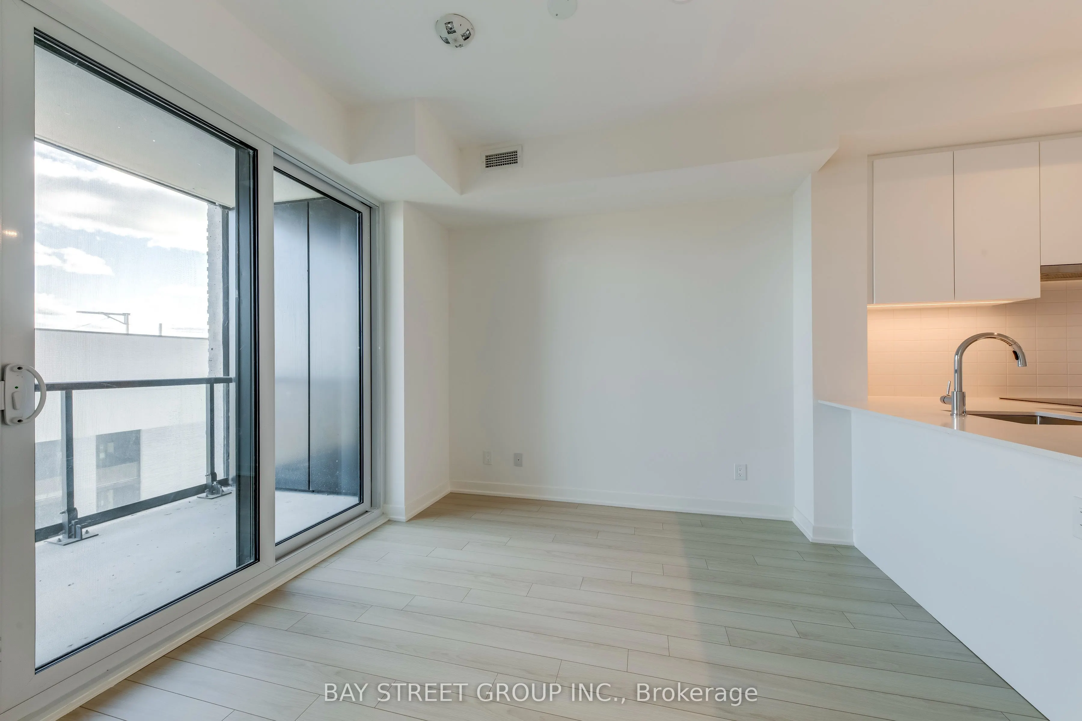 3079 Trafalgar Road, #1810