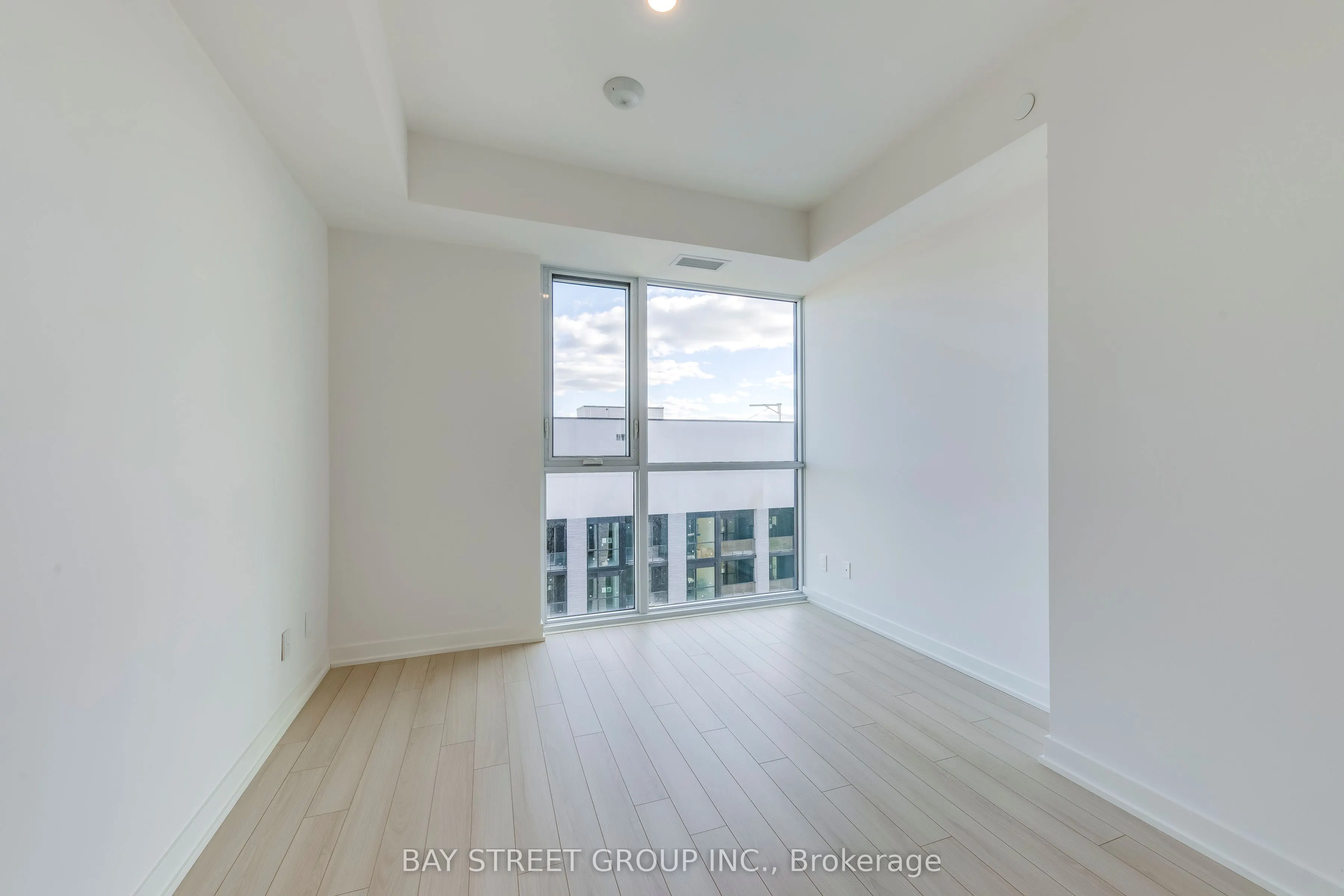 3079 Trafalgar Road, #1810