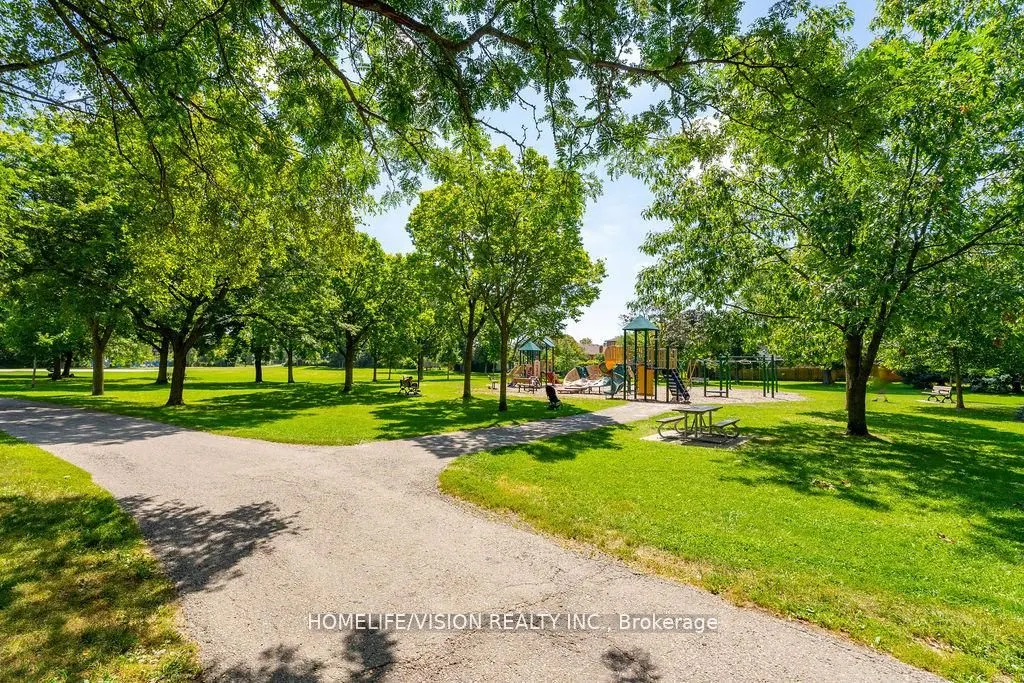 10 Majestic Court