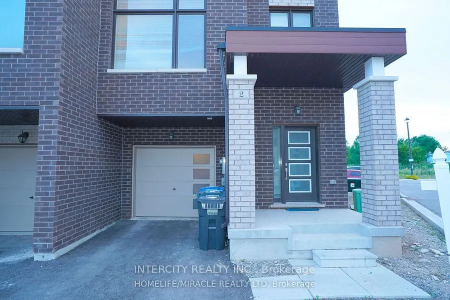 2 Queenpost Drive