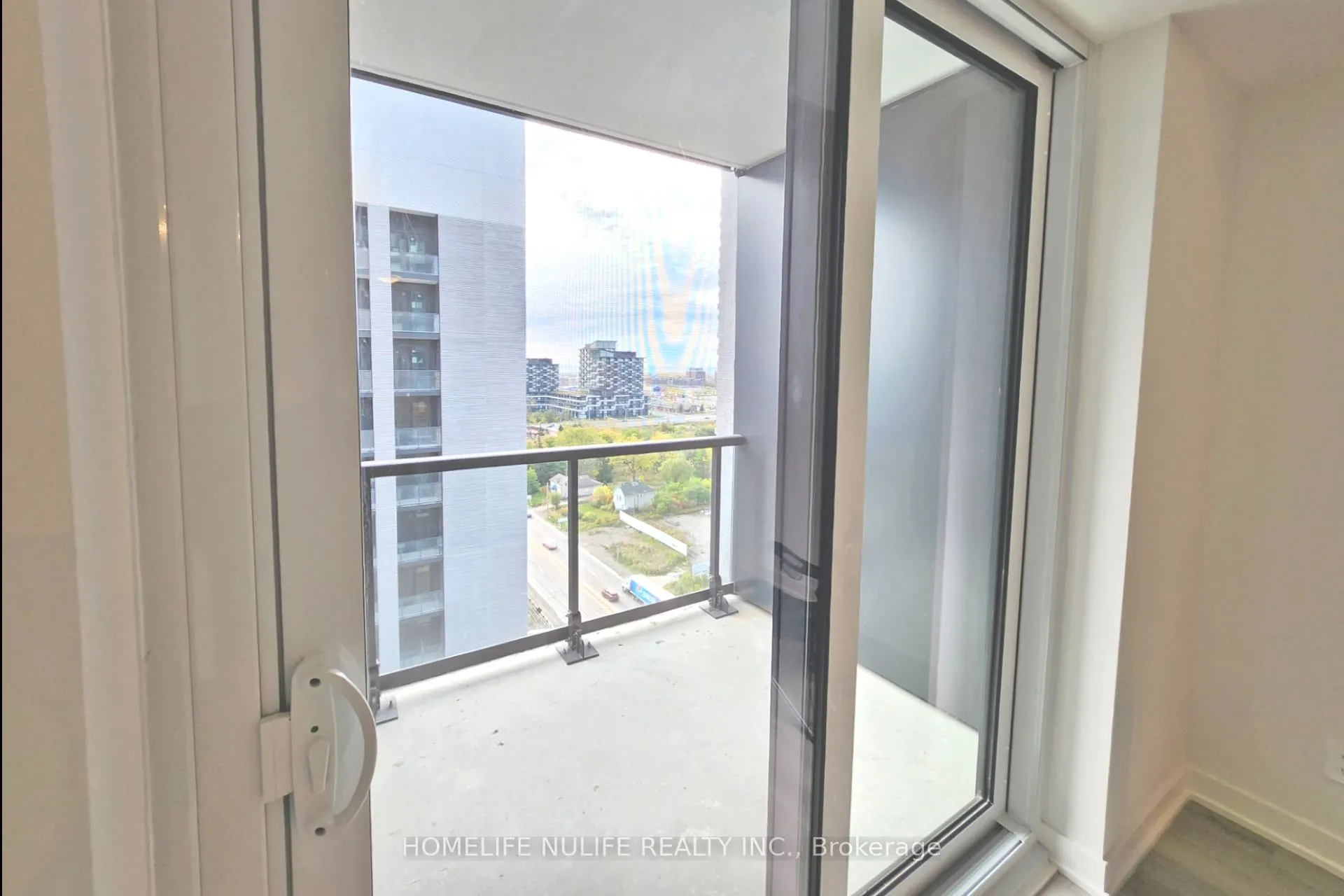 3079 Trafalgar Road, #1401