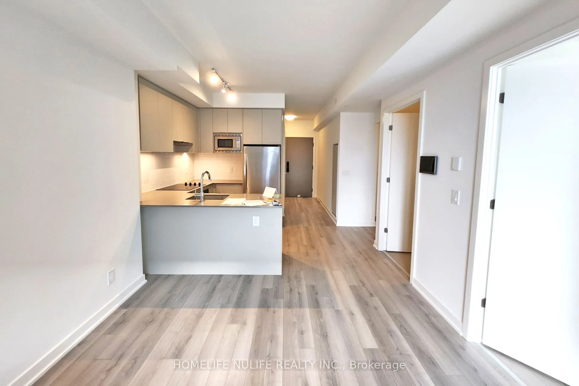 3079 Trafalgar Road, #1401