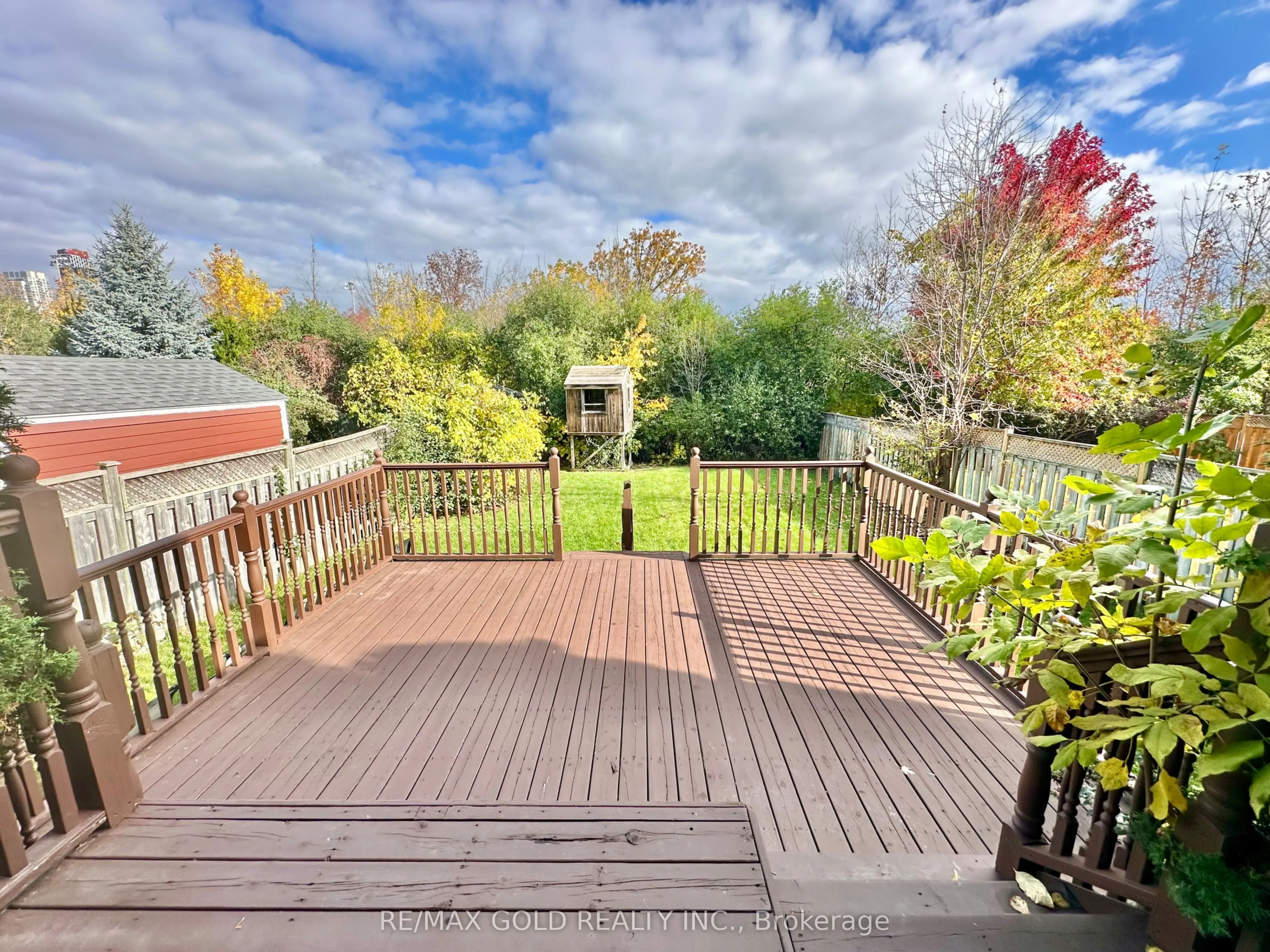 3401 Crompton Crescent