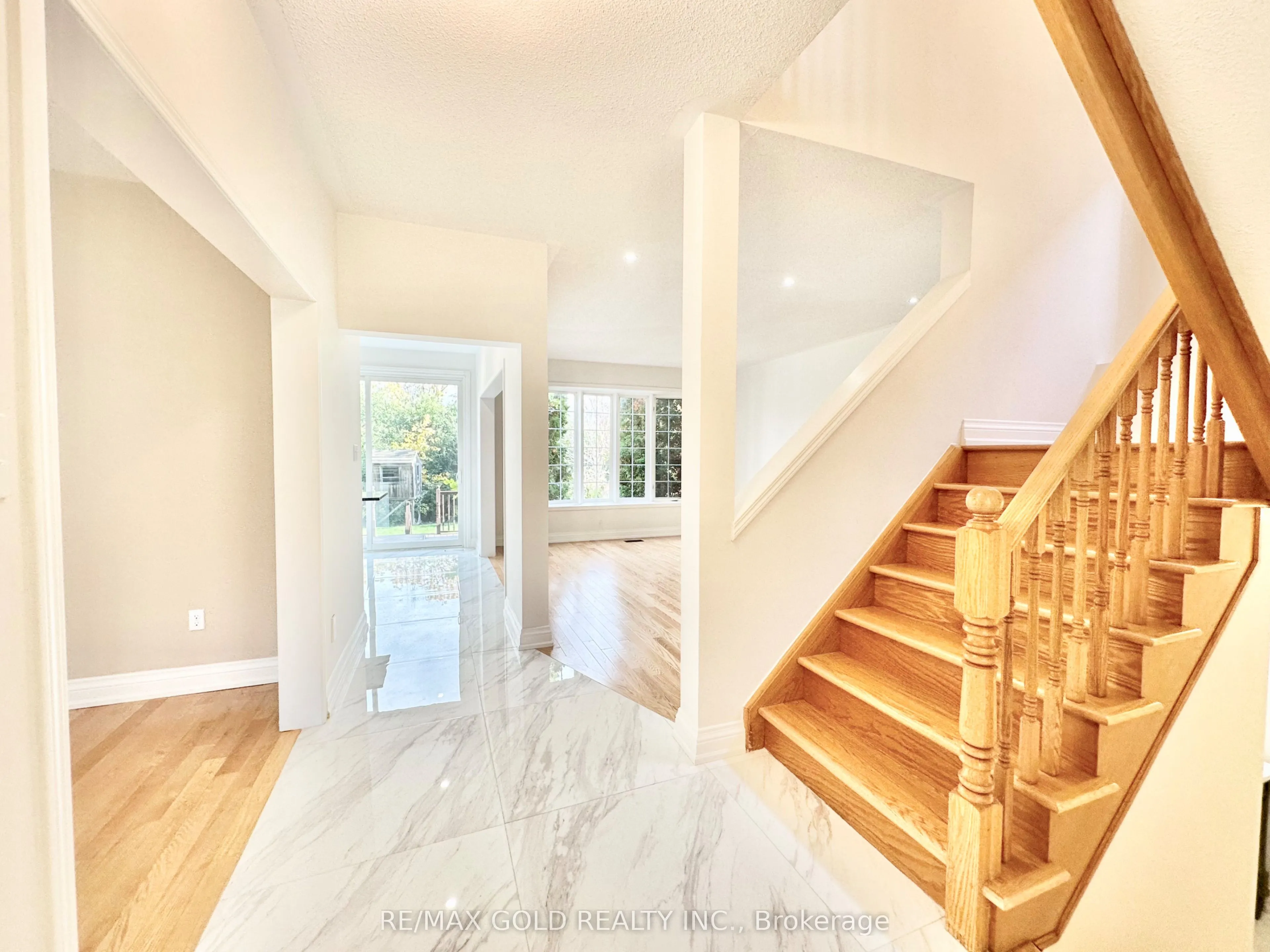 3401 Crompton Crescent