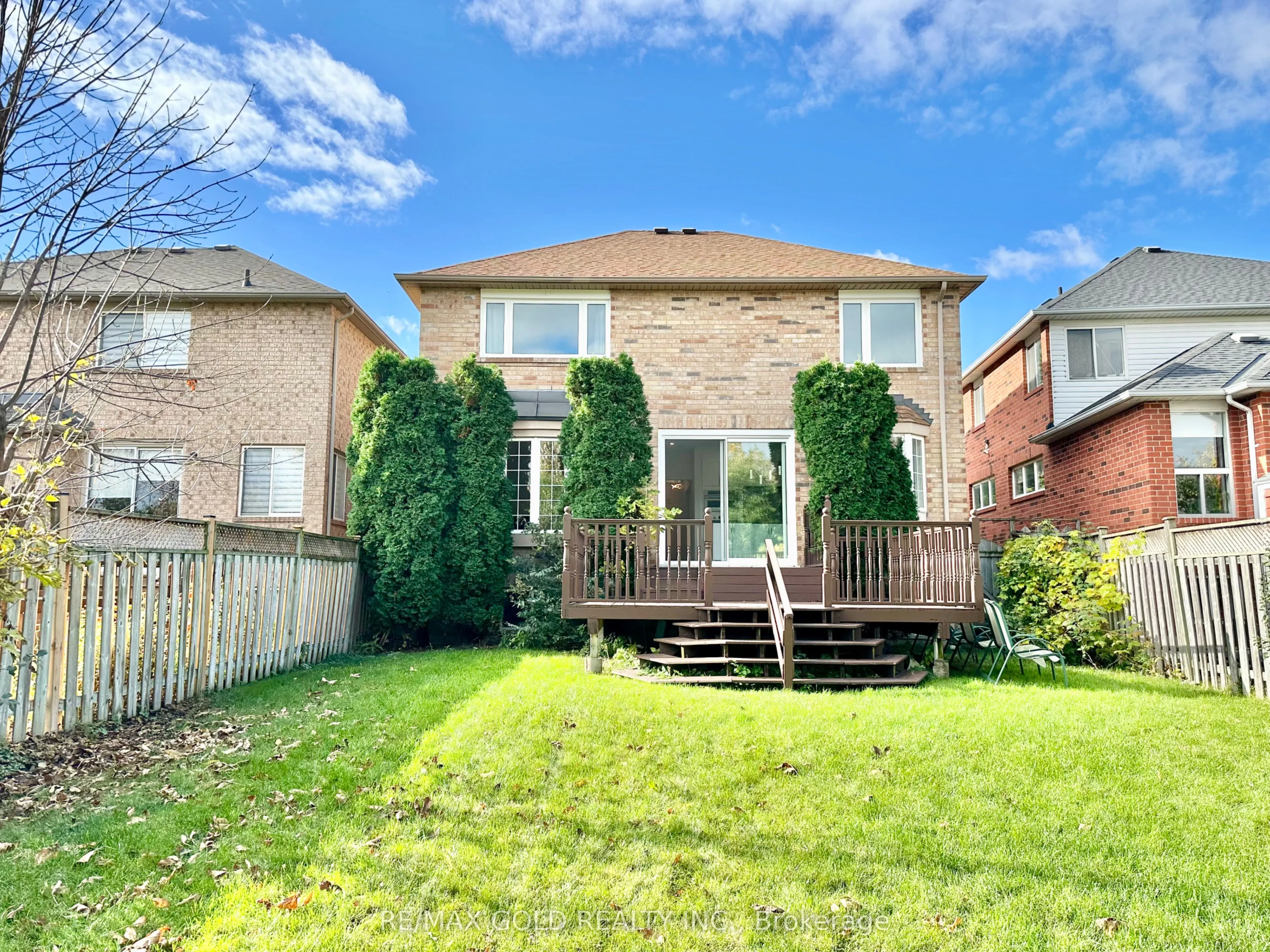 3401 Crompton Crescent