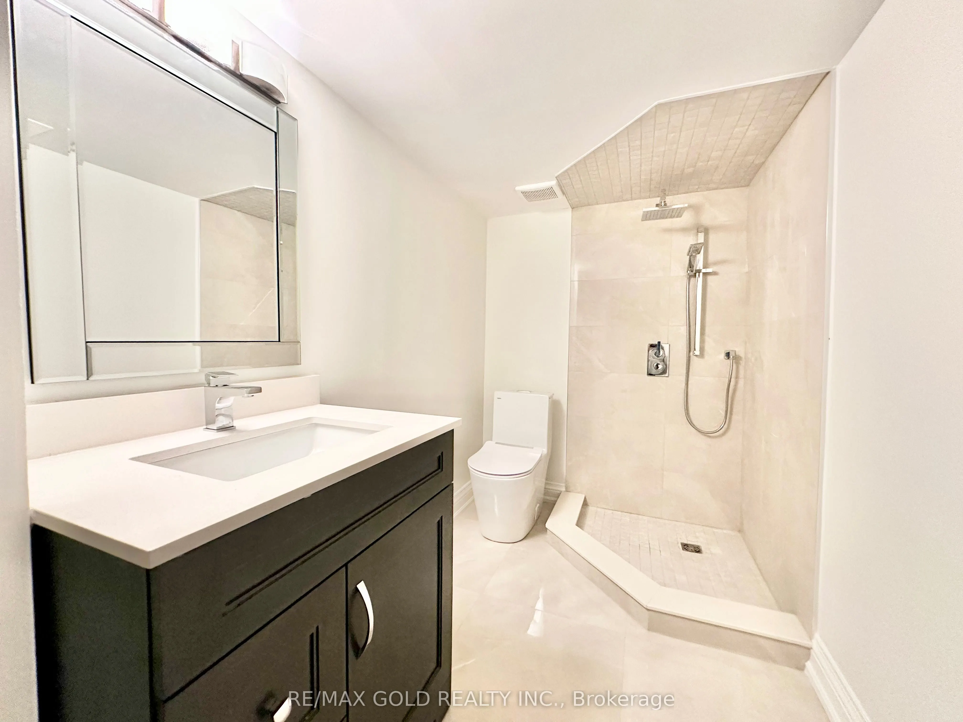 3401 Crompton Crescent