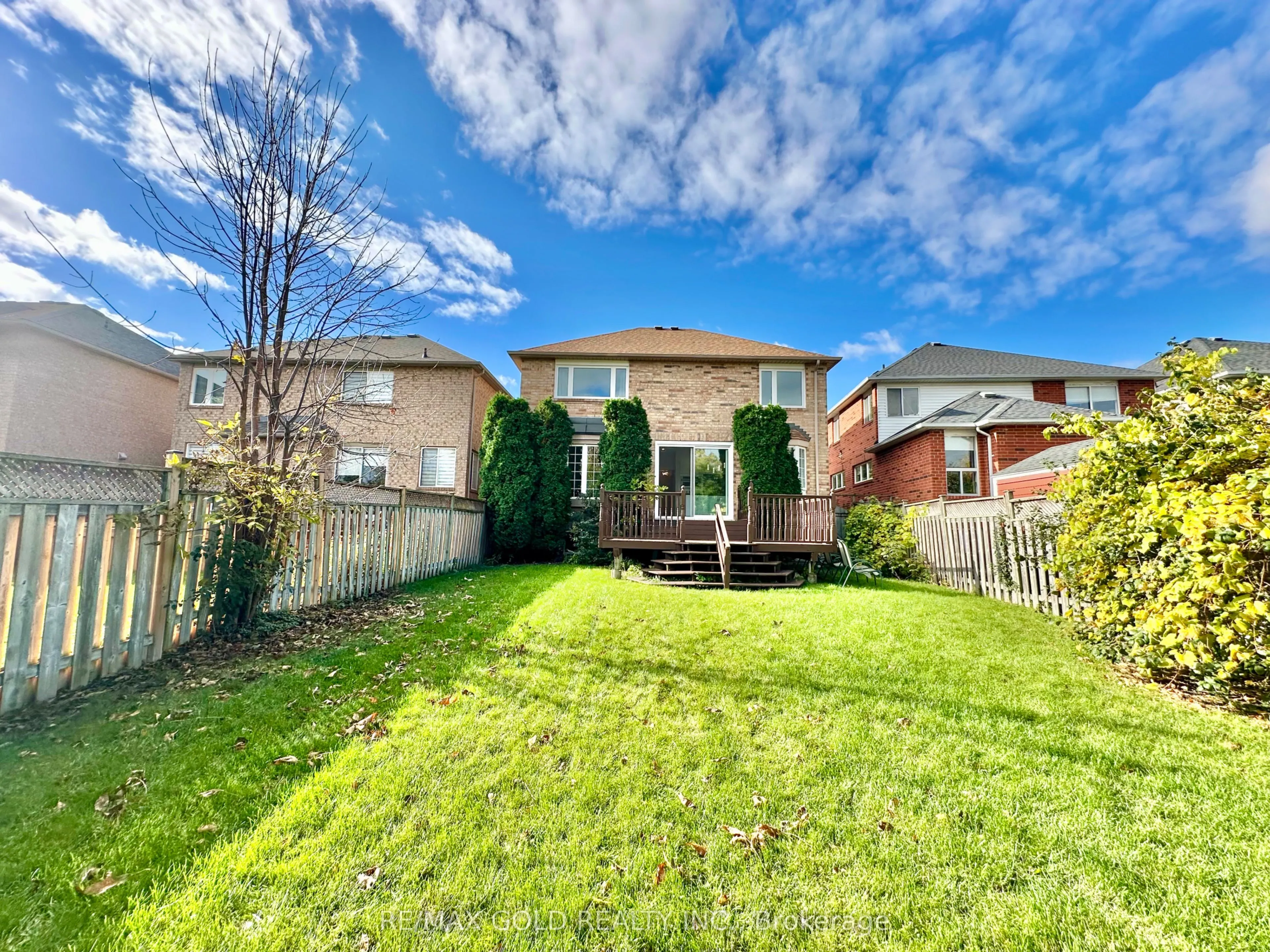 3401 Crompton Crescent