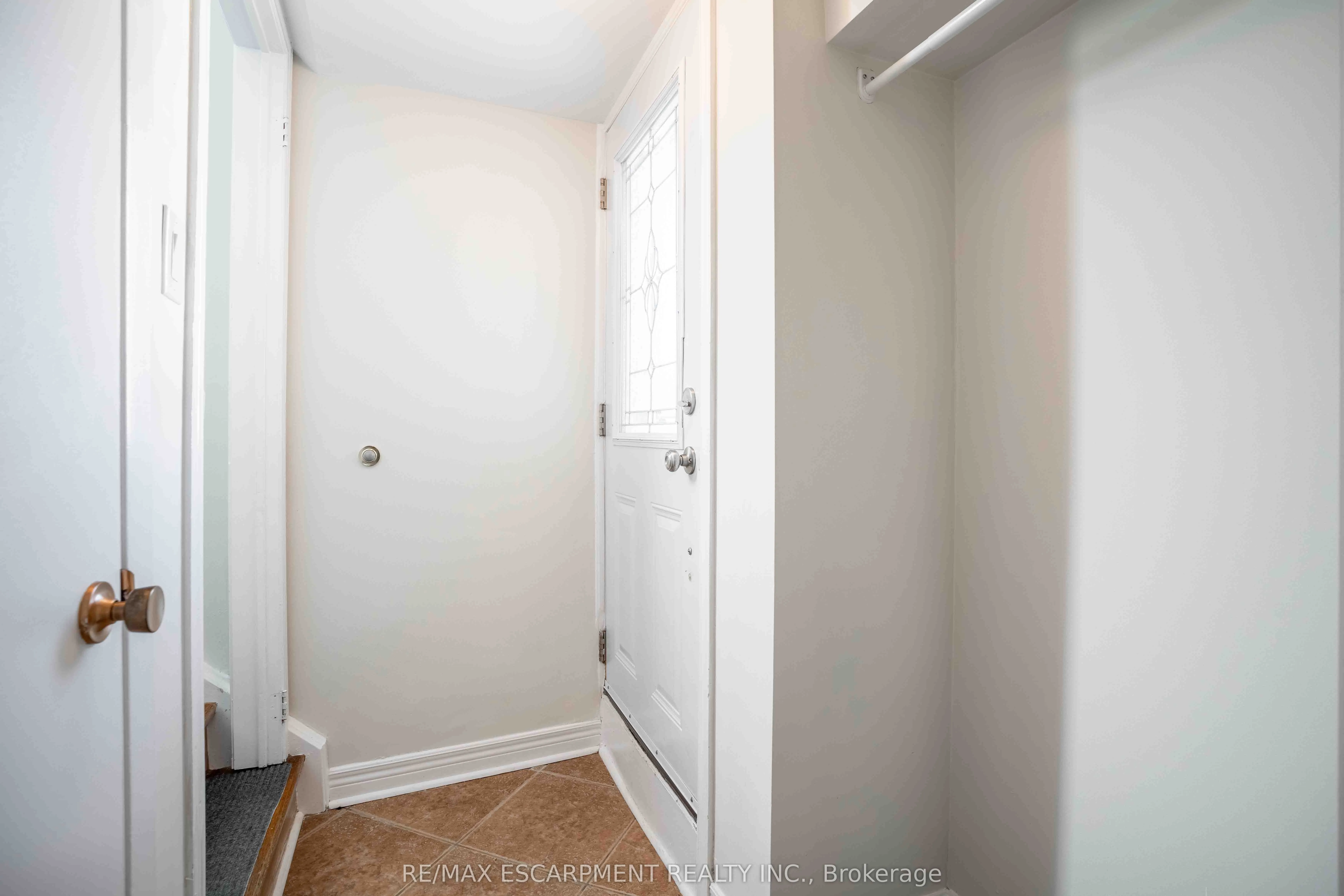 2559 Kingsberry Crescent