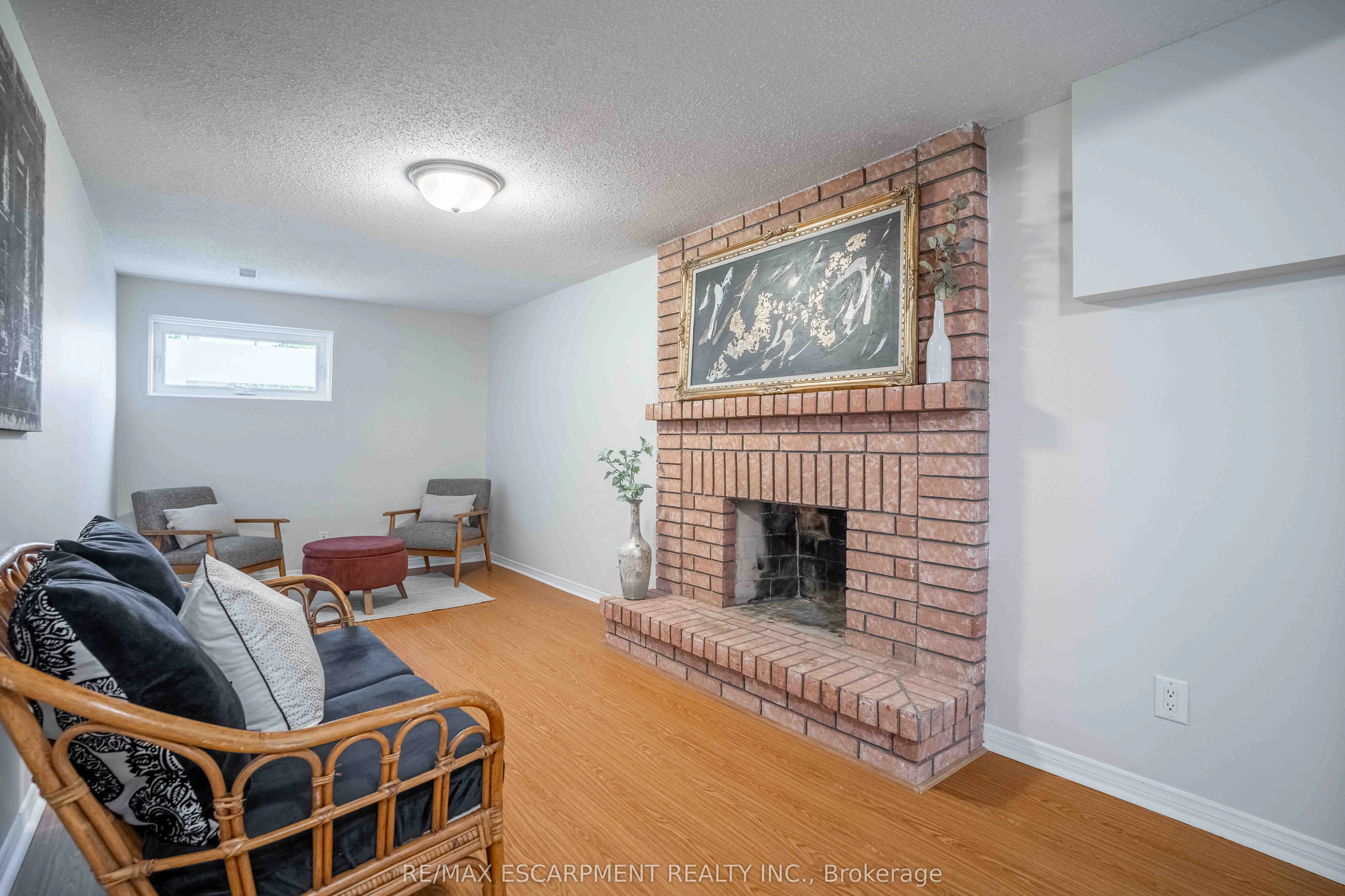 2559 Kingsberry Crescent