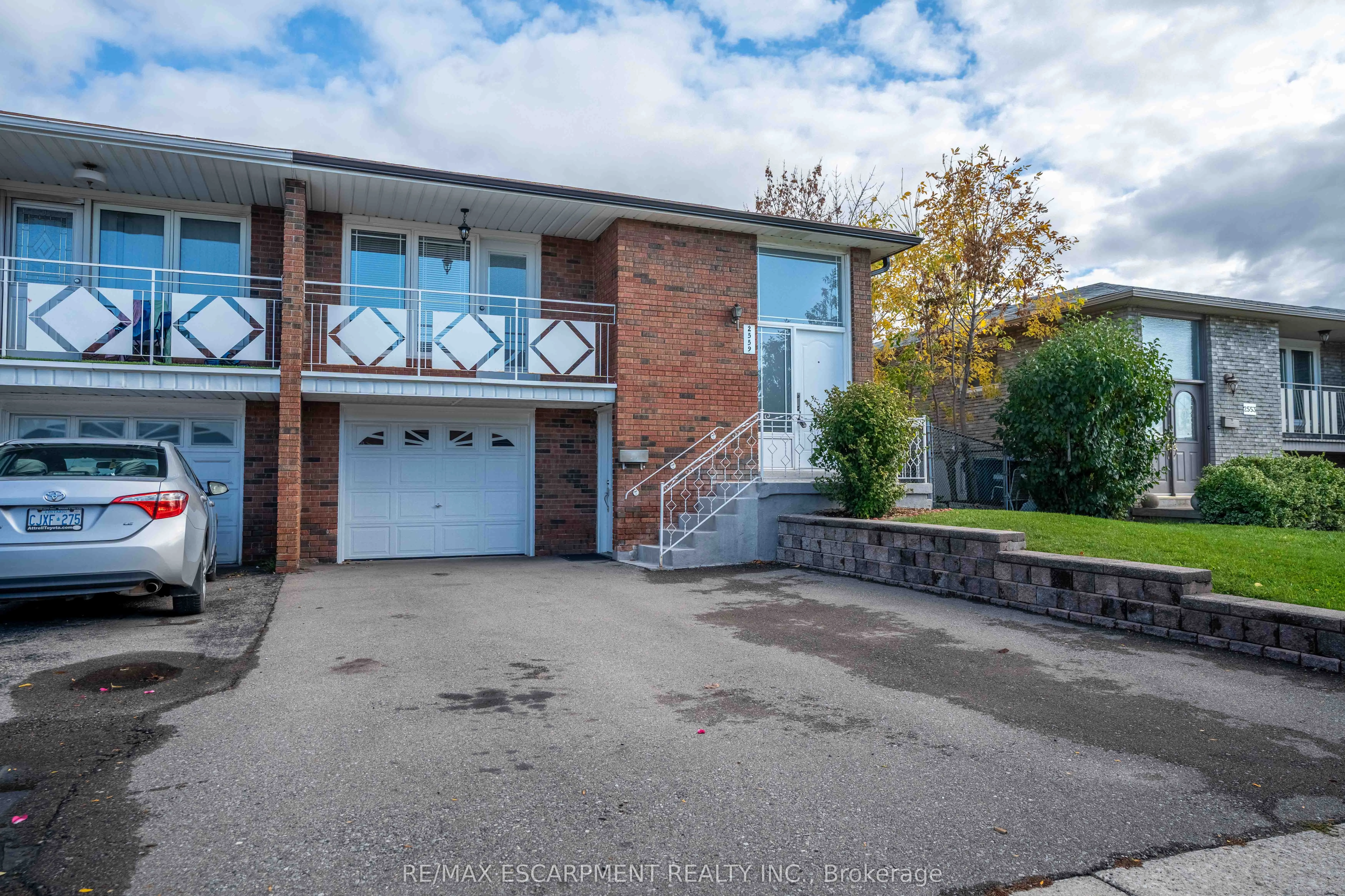 2559 Kingsberry Crescent