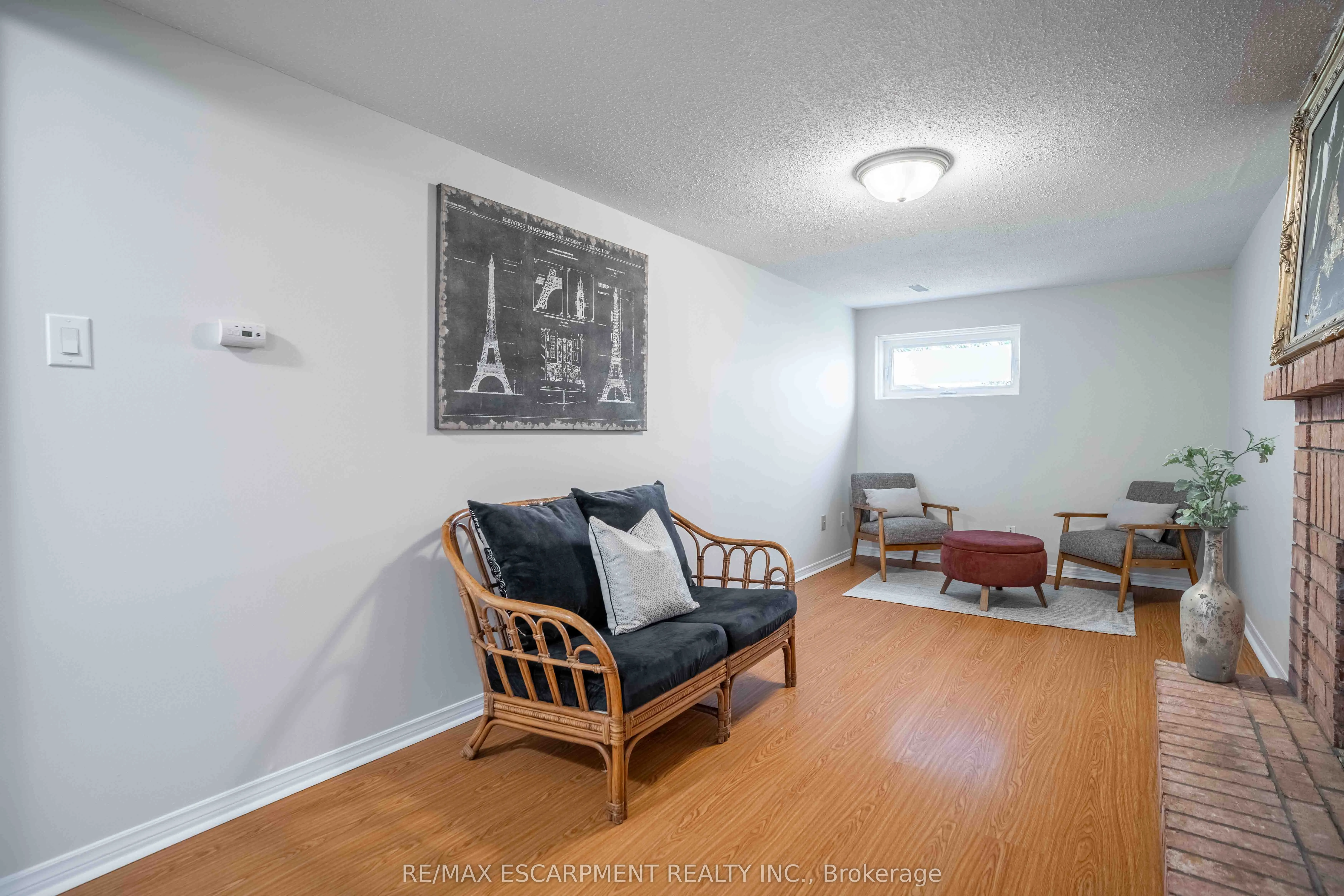 2559 Kingsberry Crescent