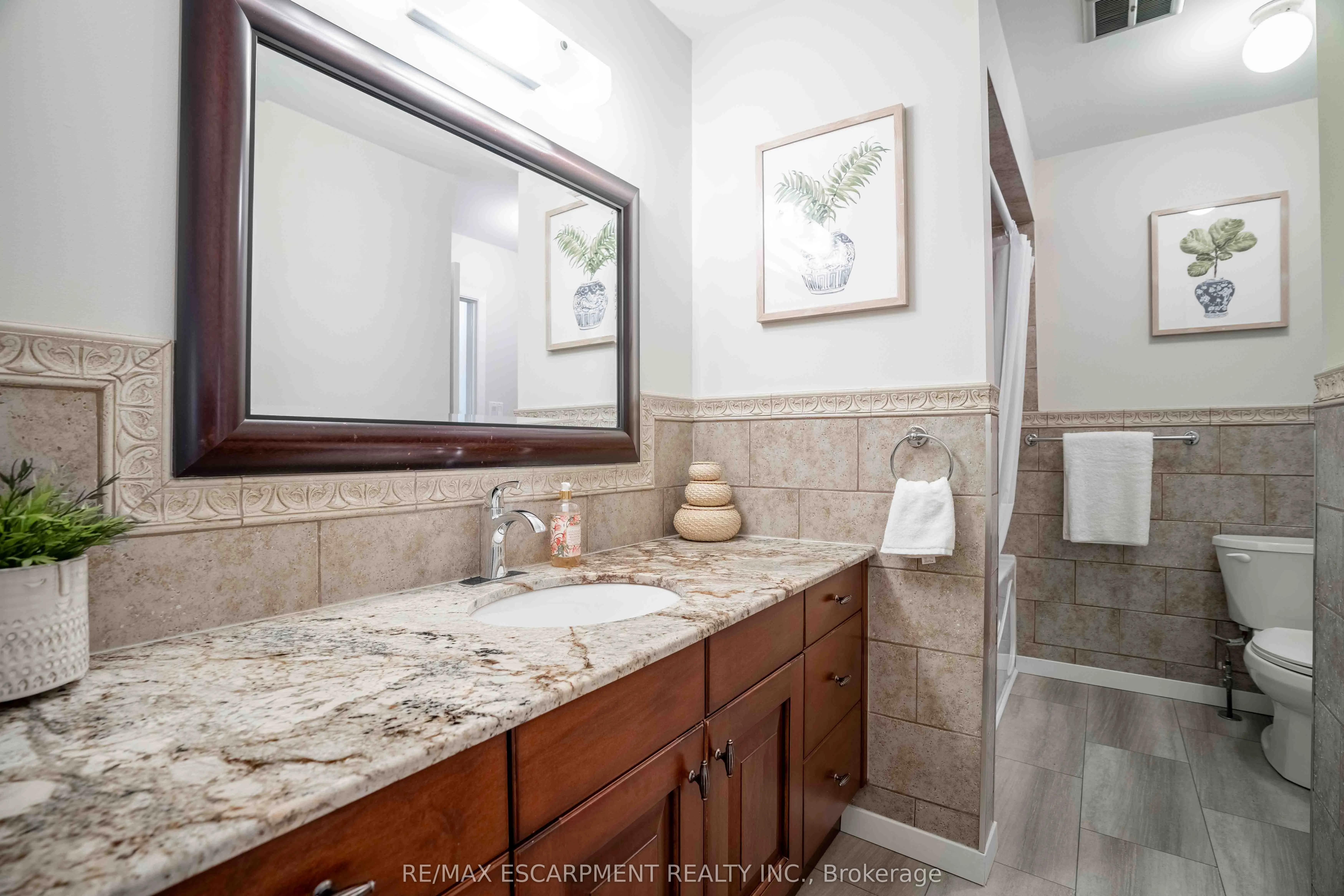 2559 Kingsberry Crescent