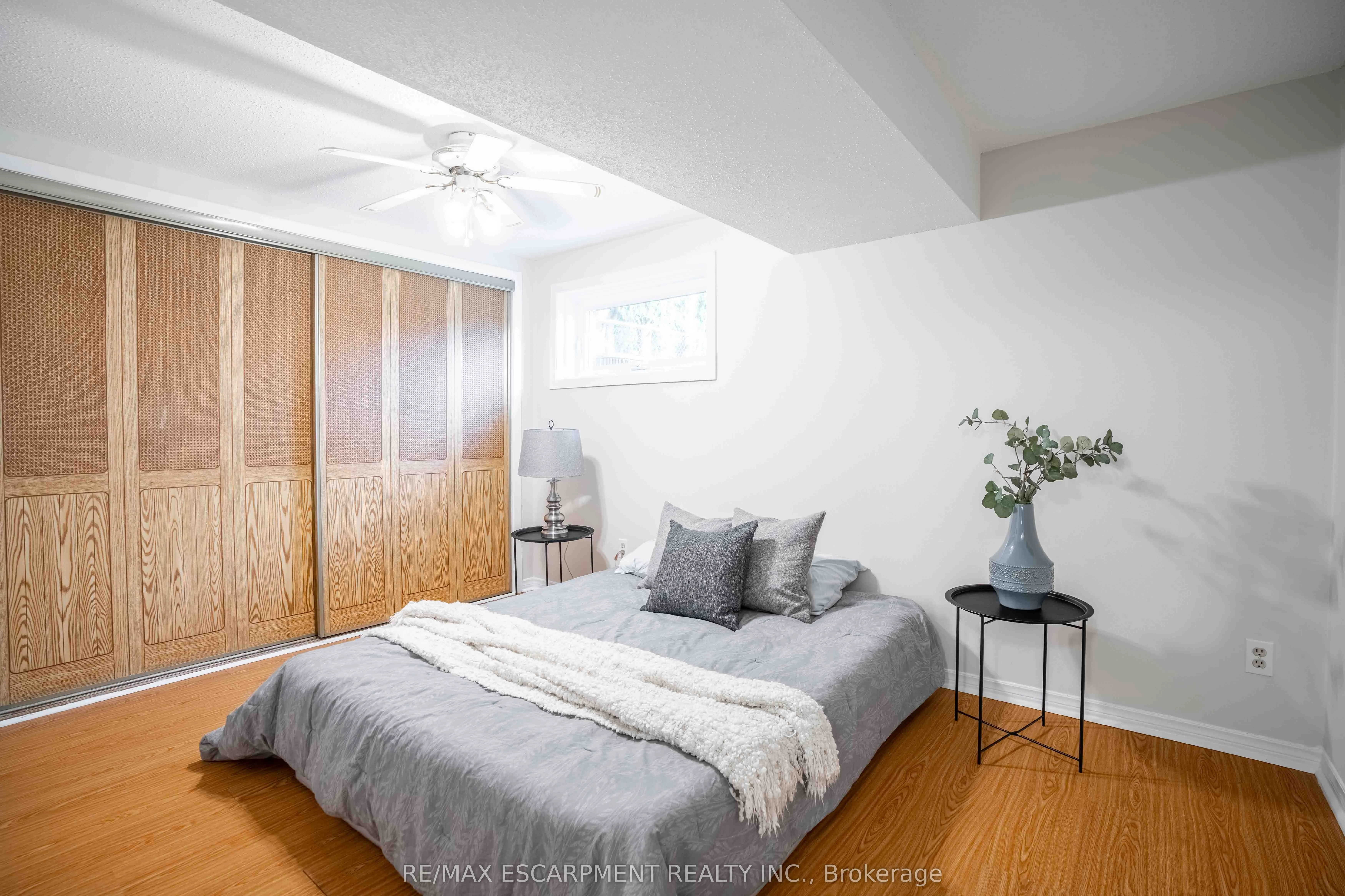 2559 Kingsberry Crescent