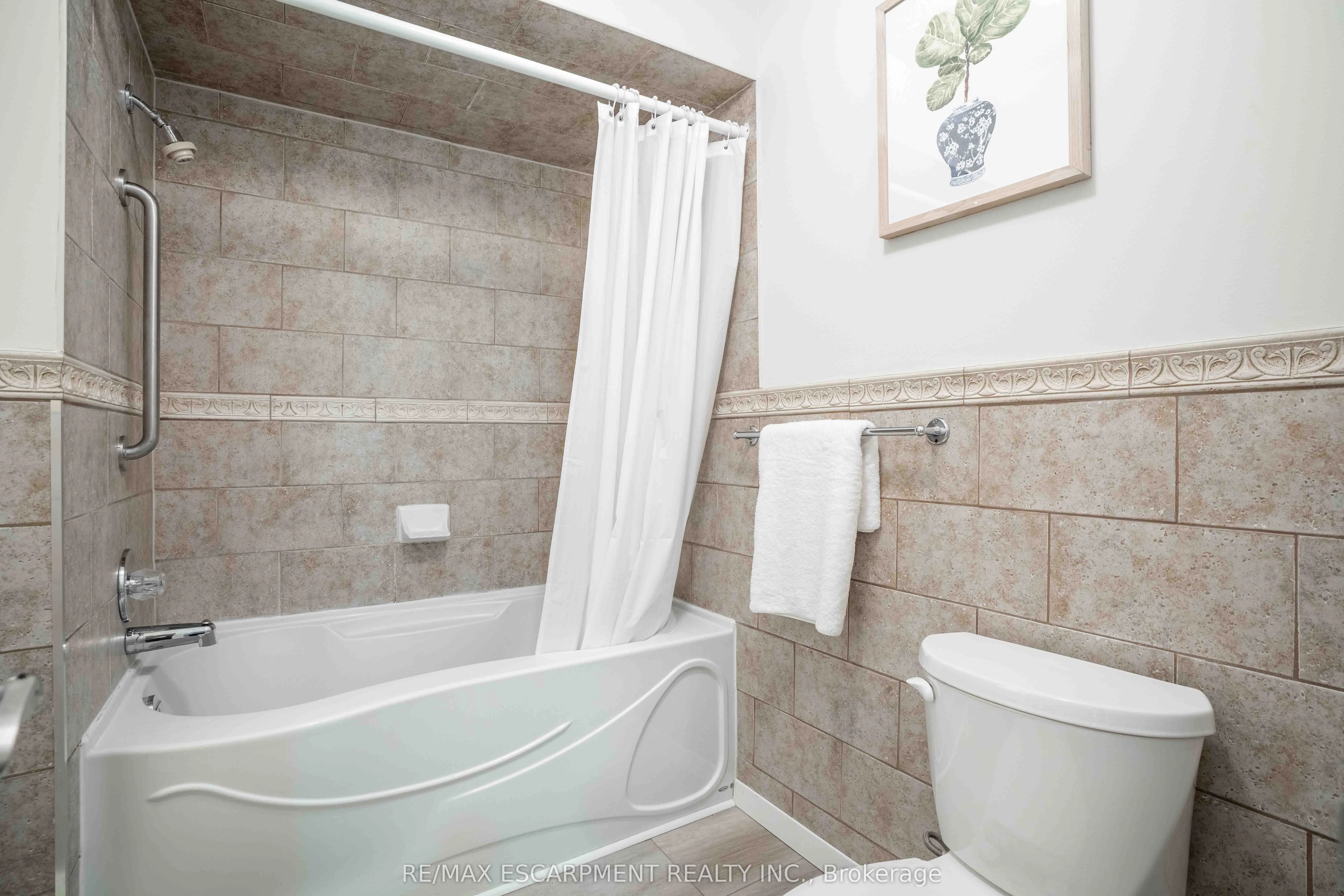 2559 Kingsberry Crescent