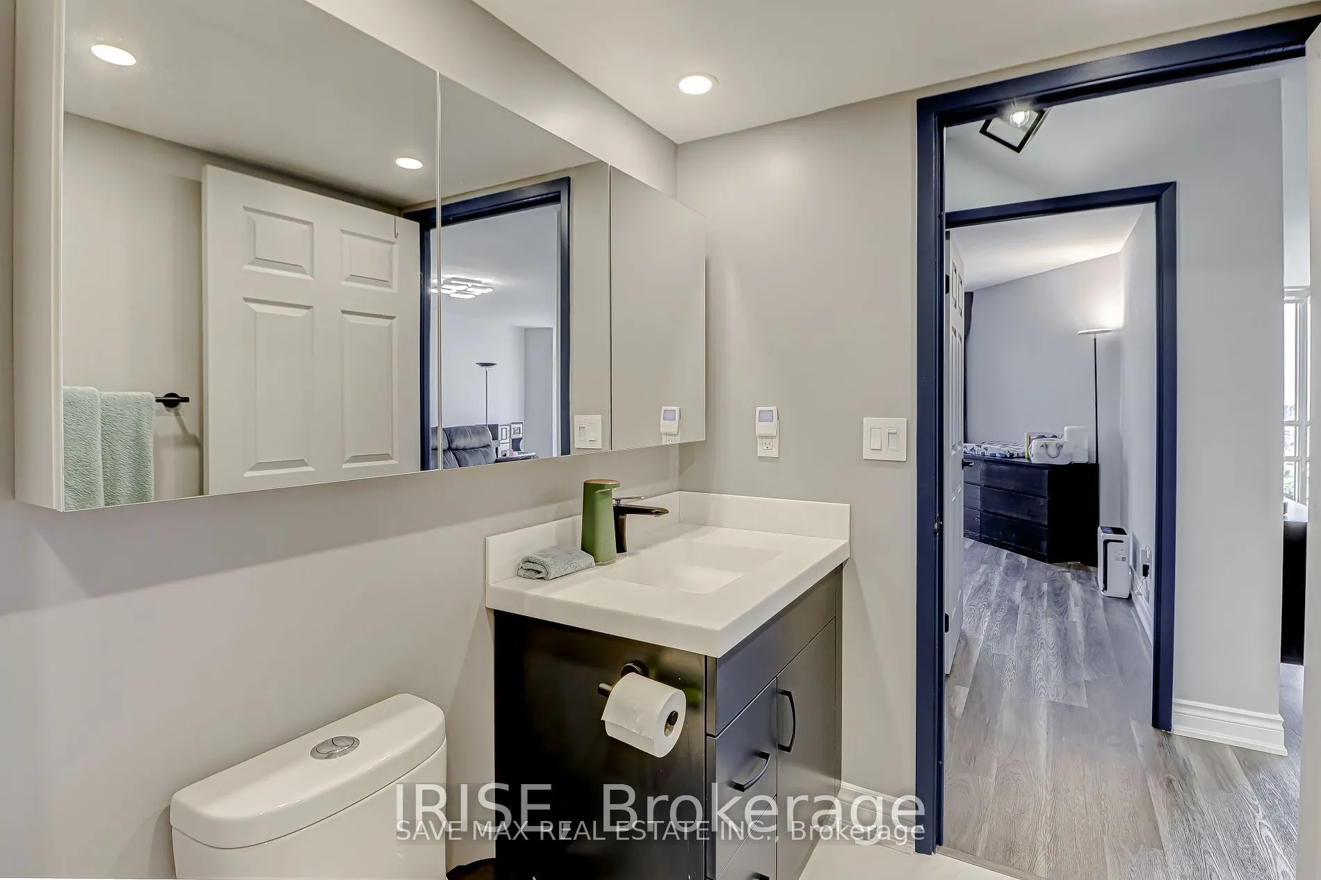 50 Eglington Avenue W, #1906