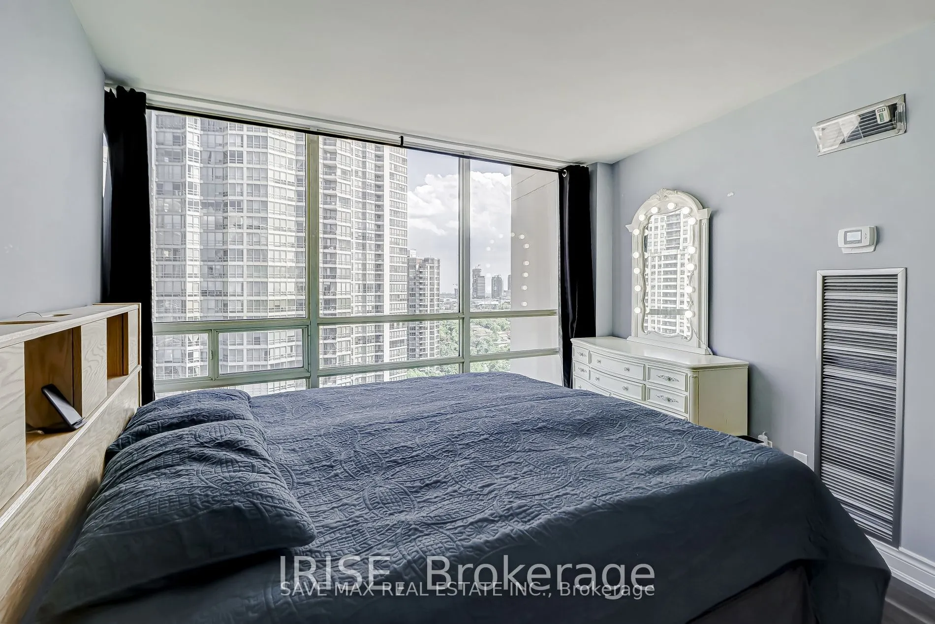 50 Eglington Avenue W, #1906
