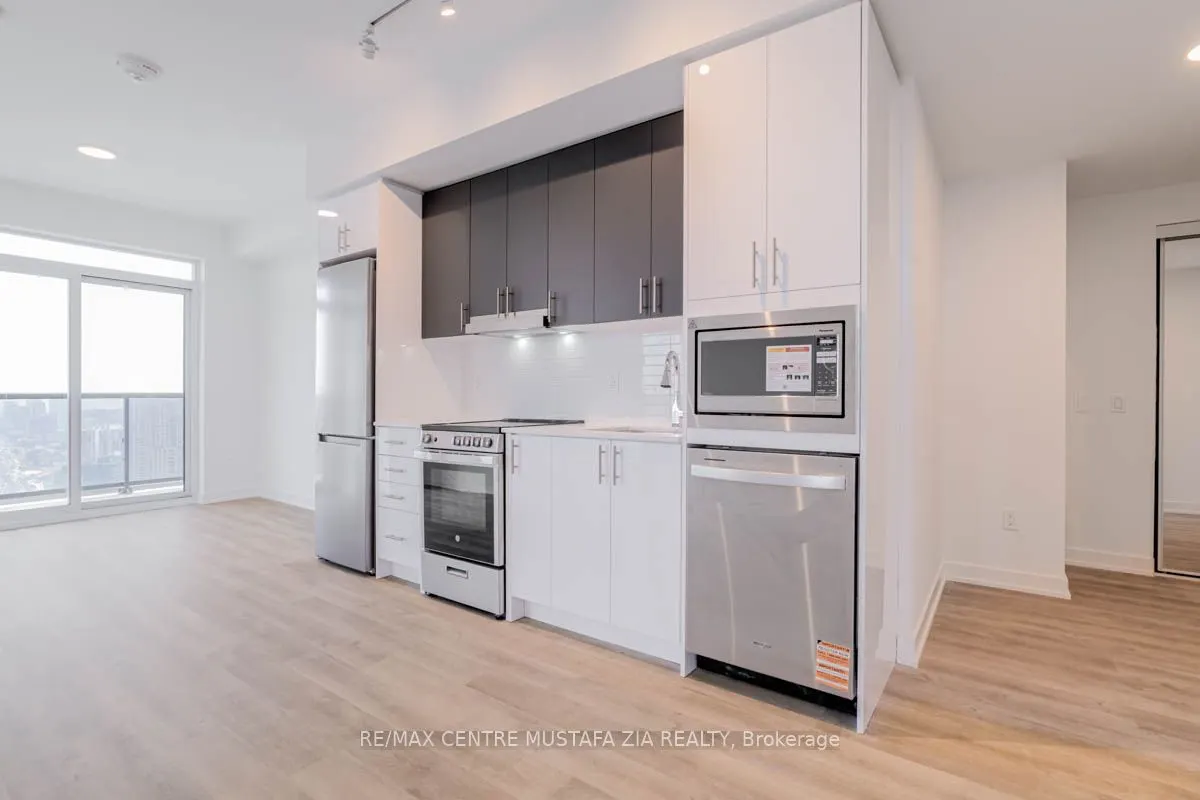 5105 Hurontario Street, #2202