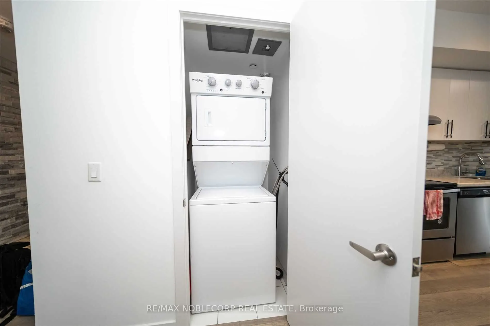 5260 Dundas Street, #C321