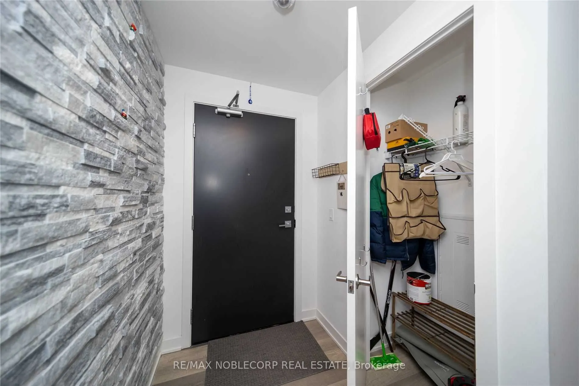 5260 Dundas Street, #C321