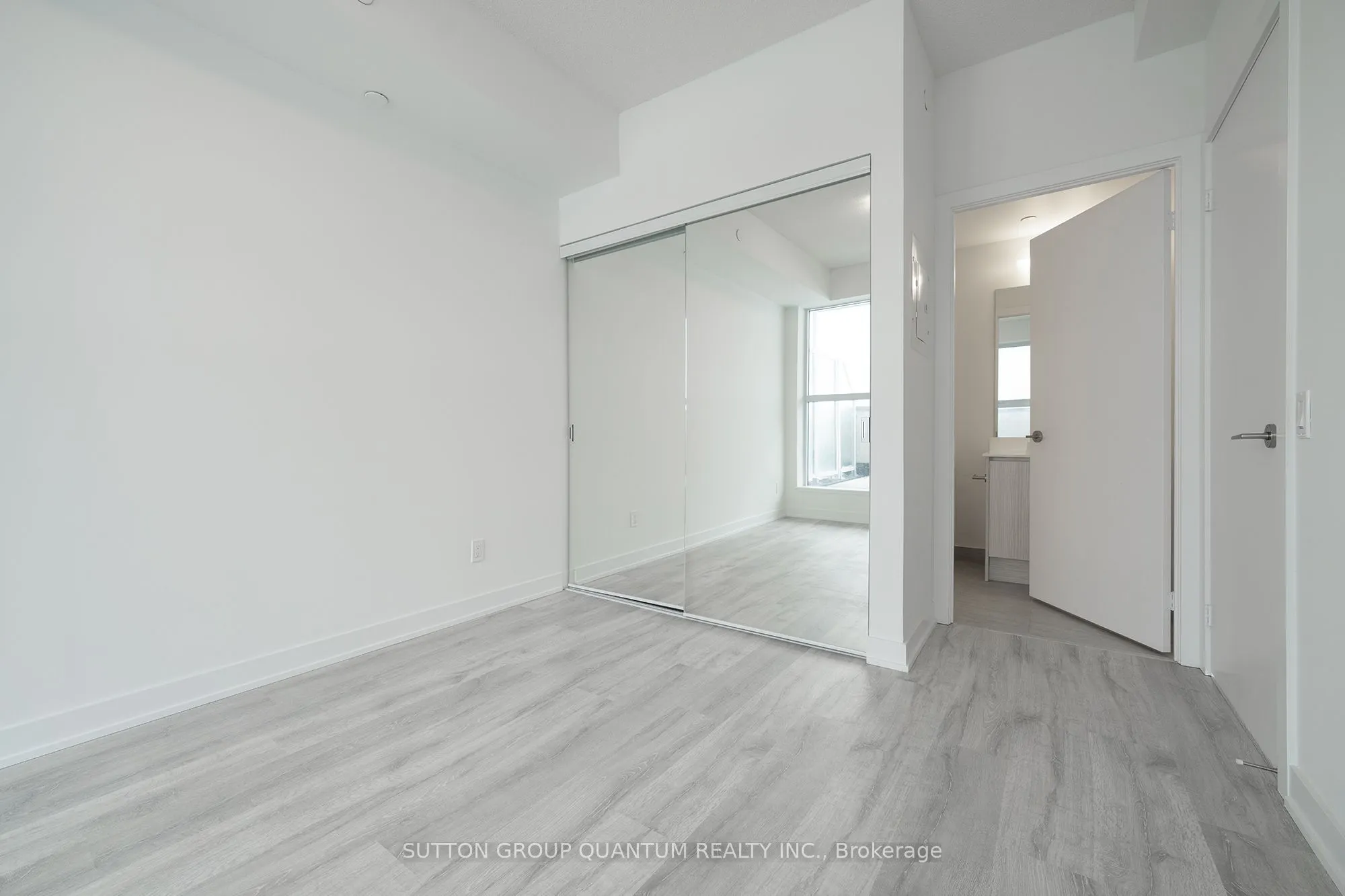 251 Manitoba Street, #422