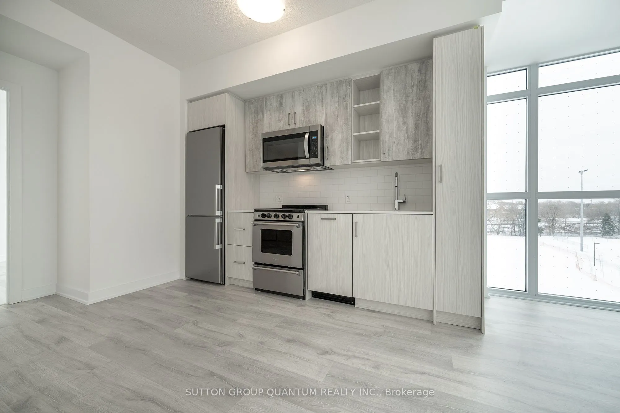 251 Manitoba Street, #422